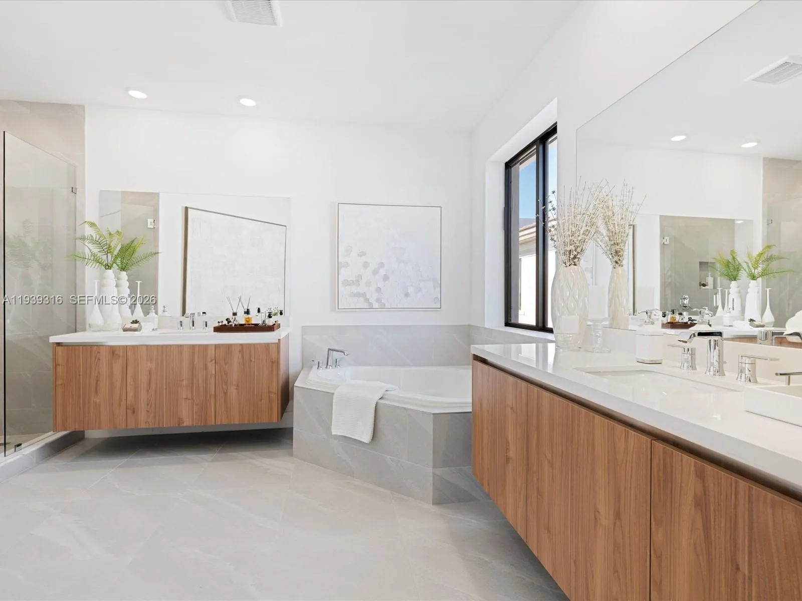 19701 Ne 16 Pi, Miami, Florida 33179, Miami, Florida 33179, 5 Bedrooms Bedrooms, ,4 BathroomsBathrooms,Residential,For Sale,19701 Ne 16 Pi, Miami, Florida 33179,A11939316