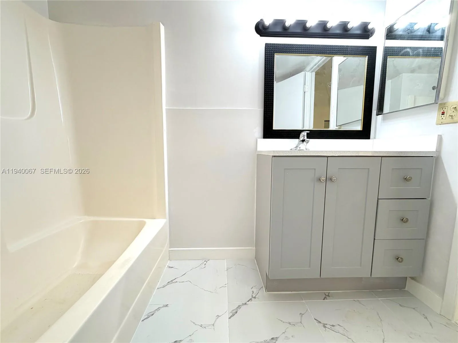 10249 Nw 9th St Cir 107-8, Miami, Florida 33172, Miami, Florida 33172, 2 Bedrooms Bedrooms, ,2 BathroomsBathrooms,Residential,For Sale,10249 Nw 9th St Cir 107-8, Miami, Florida 33172,A11940067