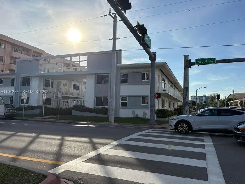 6890 Abbott Ave 4a, Miami Beach, Florida 33141, Miami Beach, Florida 33141, ,1 BathroomBathrooms,Residential Lease,For Rent,6890 Abbott Ave 4a, Miami Beach, Florida 33141,A11942770