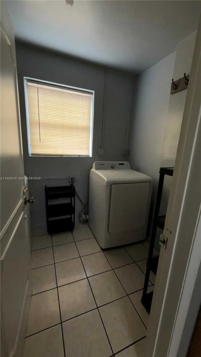 3731 Ne 12th Ter, Pompano Beach, Florida 33064, Pompano Beach, Florida 33064, 2 Bedrooms Bedrooms, ,1 BathroomBathrooms,Residential Lease,For Rent,3731 Ne 12th Ter, Pompano Beach, Florida 33064,A11942916