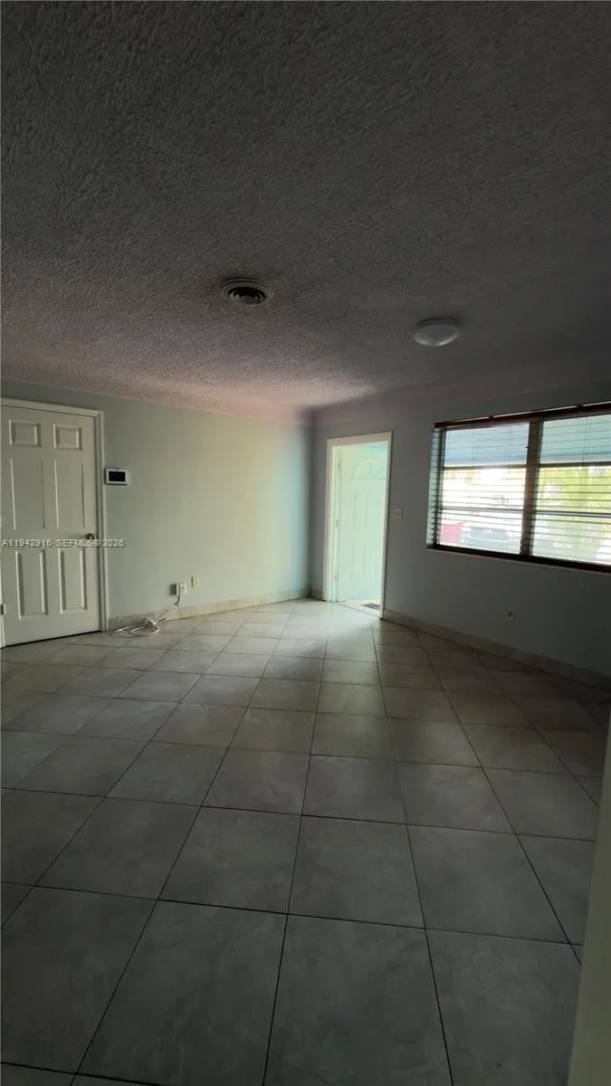 3731 Ne 12th Ter, Pompano Beach, Florida 33064, Pompano Beach, Florida 33064, 2 Bedrooms Bedrooms, ,1 BathroomBathrooms,Residential Lease,For Rent,3731 Ne 12th Ter, Pompano Beach, Florida 33064,A11942916