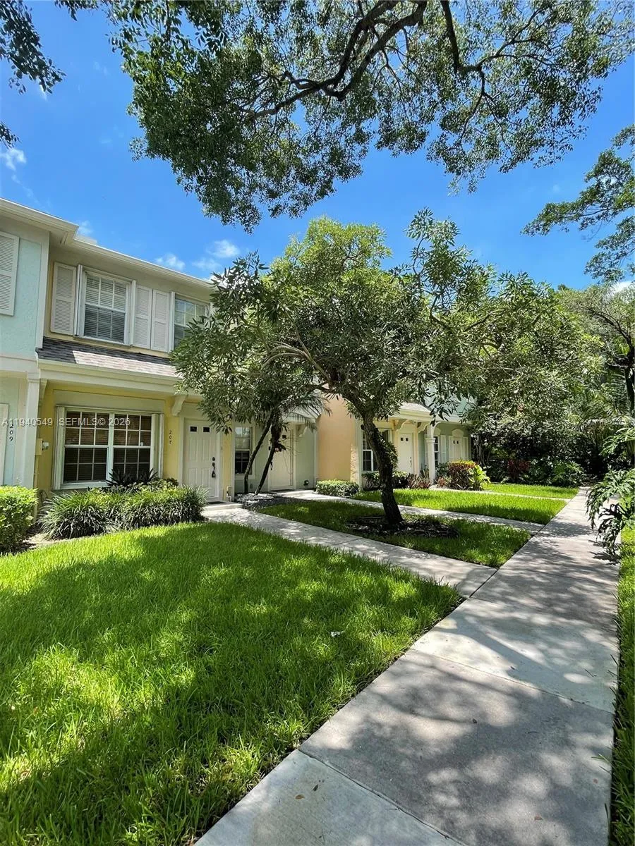 207 Mallory Ct 207, Weston, Florida 33326, Weston, Florida 33326, 2 Bedrooms Bedrooms, ,1 BathroomBathrooms,Residential Lease,For Rent,207 Mallory Ct 207, Weston, Florida 33326,A11940549