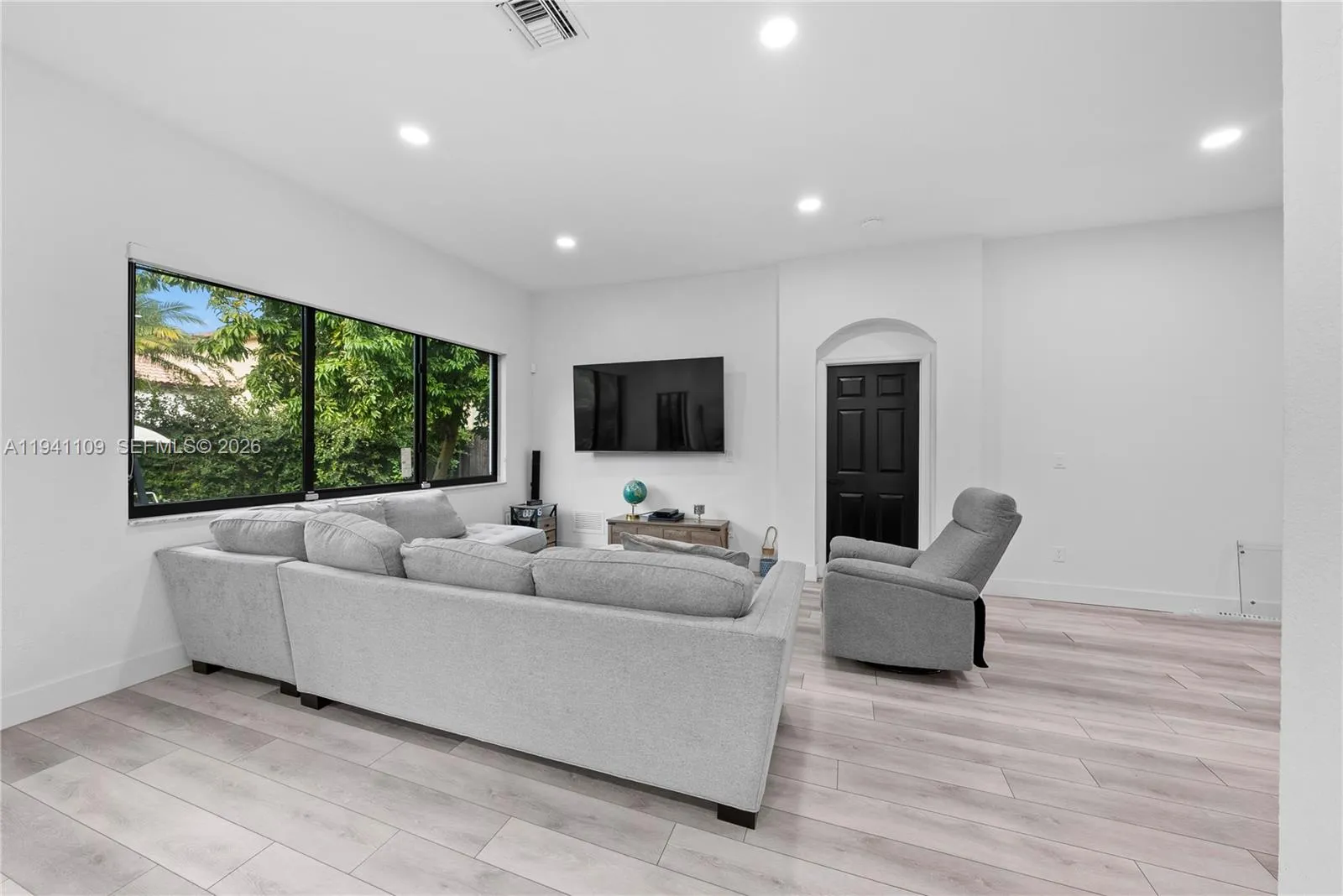 918 Ne 36th Ave, Homestead, Florida 33033, Homestead, Florida 33033, 3 Bedrooms Bedrooms, ,2 BathroomsBathrooms,Residential,For Sale,918 Ne 36th Ave, Homestead, Florida 33033,A11941109