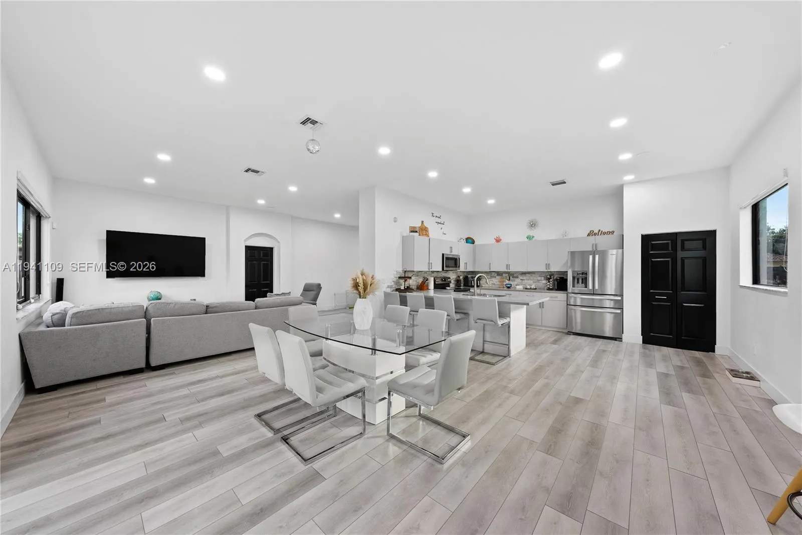 918 Ne 36th Ave, Homestead, Florida 33033, Homestead, Florida 33033, 3 Bedrooms Bedrooms, ,2 BathroomsBathrooms,Residential,For Sale,918 Ne 36th Ave, Homestead, Florida 33033,A11941109