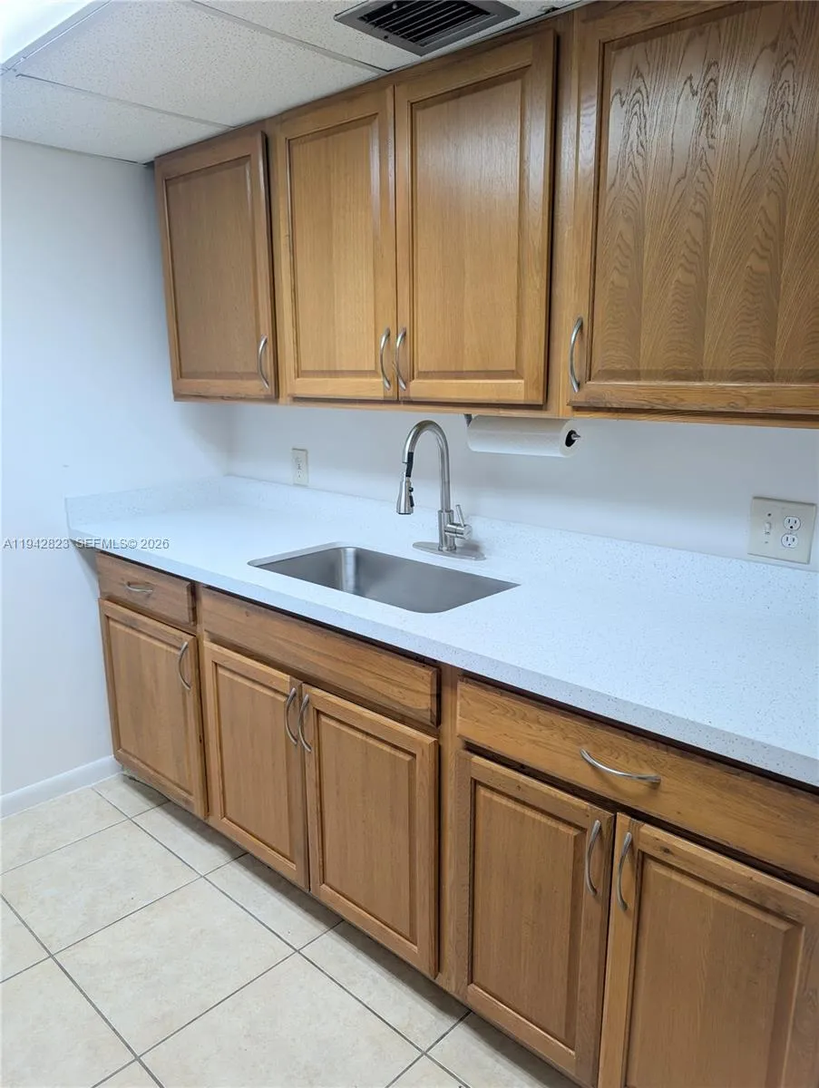 850 Sw 133rd Ter 104b, Pembroke Pines, Florida 330, Pembroke Pines, Florida 33027, 1 Bedroom Bedrooms, ,1 BathroomBathrooms,Residential Lease,For Rent,850 Sw 133rd Ter 104b, Pembroke Pines, Florida 330,A11942823