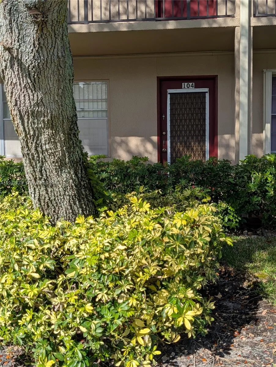 850 Sw 133rd Ter 104b, Pembroke Pines, Florida 330, Pembroke Pines, Florida 33027, 1 Bedroom Bedrooms, ,1 BathroomBathrooms,Residential Lease,For Rent,850 Sw 133rd Ter 104b, Pembroke Pines, Florida 330,A11942823