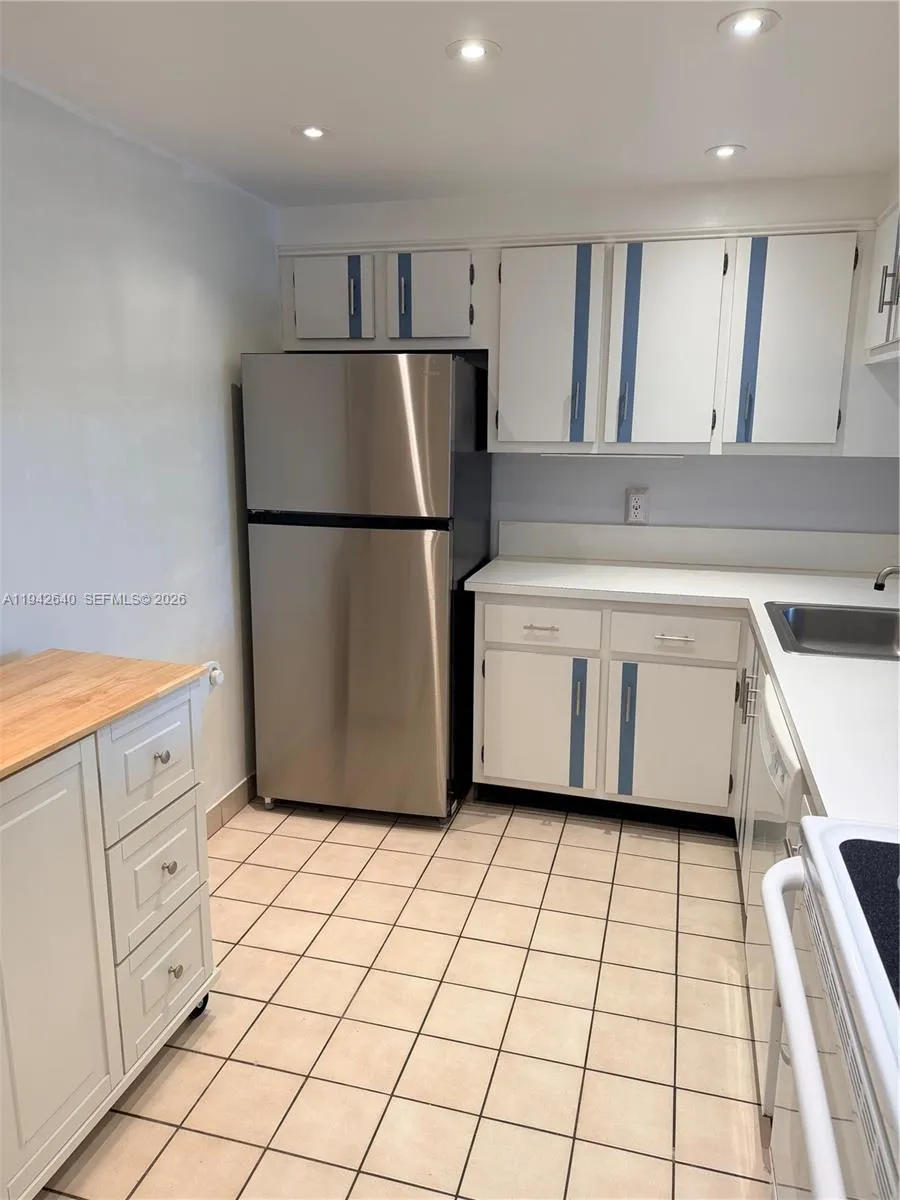 501 E Dania Beach Blvd 5-1b, Dania Beach, Florida, Dania Beach, Florida 33004, 1 Bedroom Bedrooms, ,1 BathroomBathrooms,Residential,For Sale,501 E Dania Beach Blvd 5-1b, Dania Beach, Florida ,A11942640