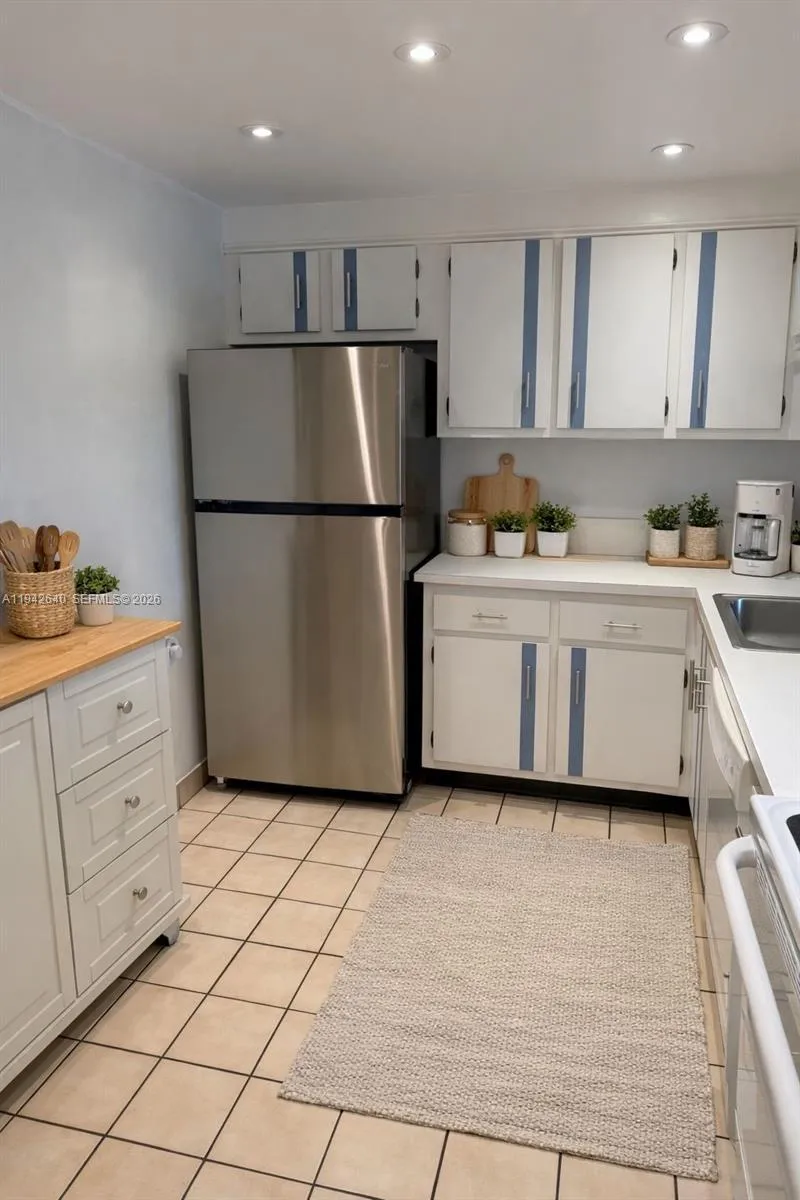 501 E Dania Beach Blvd 5-1b, Dania Beach, Florida, Dania Beach, Florida 33004, 1 Bedroom Bedrooms, ,1 BathroomBathrooms,Residential,For Sale,501 E Dania Beach Blvd 5-1b, Dania Beach, Florida ,A11942640