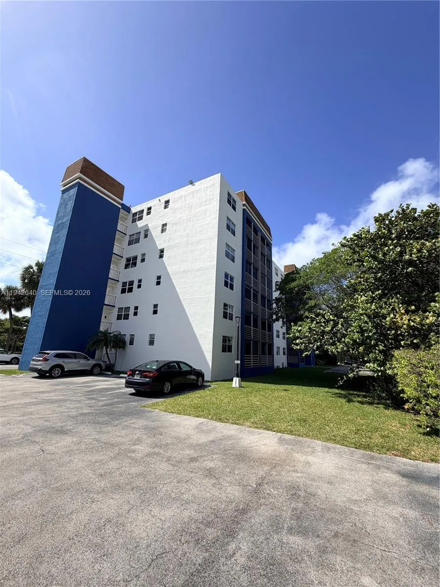 501 E Dania Beach Blvd 5-1b, Dania Beach, Florida, Dania Beach, Florida 33004, 1 Bedroom Bedrooms, ,1 BathroomBathrooms,Residential,For Sale,501 E Dania Beach Blvd 5-1b, Dania Beach, Florida ,A11942640