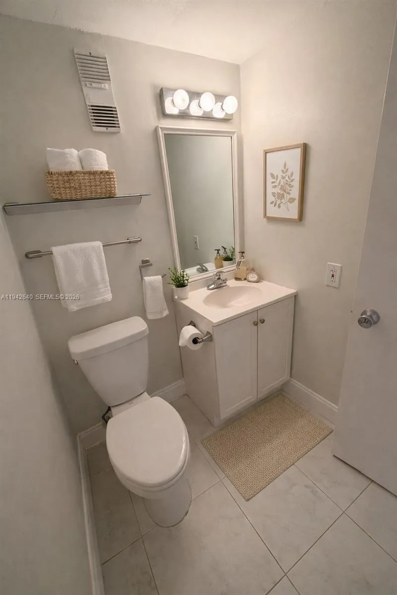 501 E Dania Beach Blvd 5-1b, Dania Beach, Florida, Dania Beach, Florida 33004, 1 Bedroom Bedrooms, ,1 BathroomBathrooms,Residential,For Sale,501 E Dania Beach Blvd 5-1b, Dania Beach, Florida ,A11942640