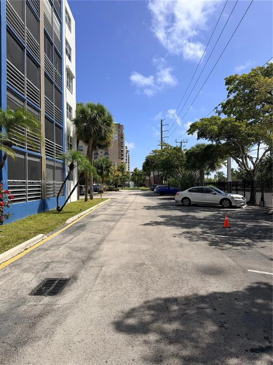 501 E Dania Beach Blvd 5-1b, Dania Beach, Florida, Dania Beach, Florida 33004, 1 Bedroom Bedrooms, ,1 BathroomBathrooms,Residential,For Sale,501 E Dania Beach Blvd 5-1b, Dania Beach, Florida ,A11942640