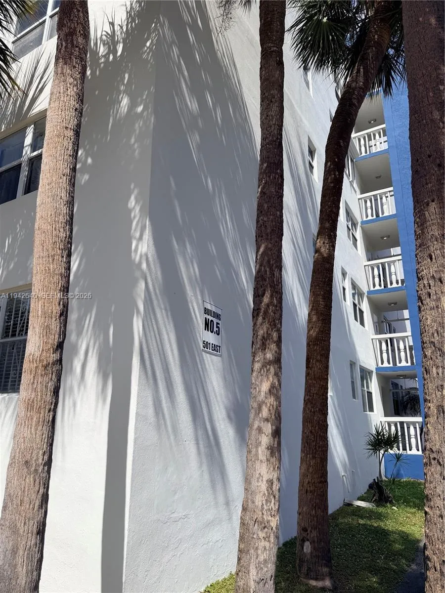 501 E Dania Beach Blvd 5-1b, Dania Beach, Florida, Dania Beach, Florida 33004, 1 Bedroom Bedrooms, ,1 BathroomBathrooms,Residential,For Sale,501 E Dania Beach Blvd 5-1b, Dania Beach, Florida ,A11942640