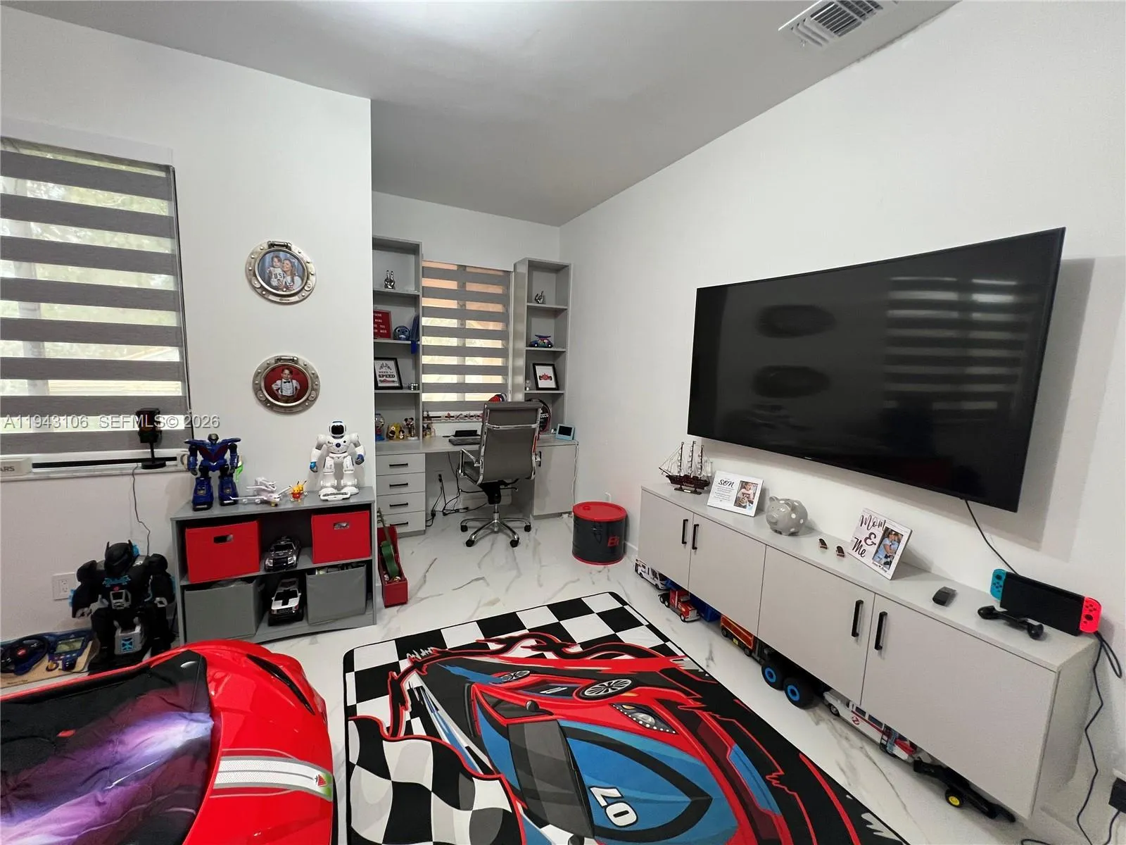 7782 Nw 18th St, Pembroke Pines, Florida 33024, Pembroke Pines, Florida 33024, 3 Bedrooms Bedrooms, ,2 BathroomsBathrooms,Residential,For Sale,7782 Nw 18th St, Pembroke Pines, Florida 33024,A11943106