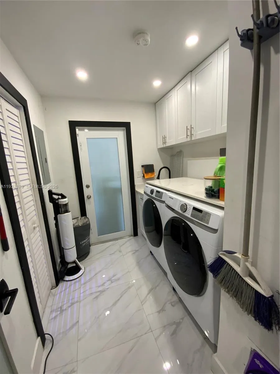 Indoor laundry and acuatic tank access entrance