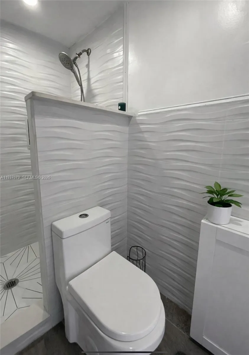 Cabana bath with shower