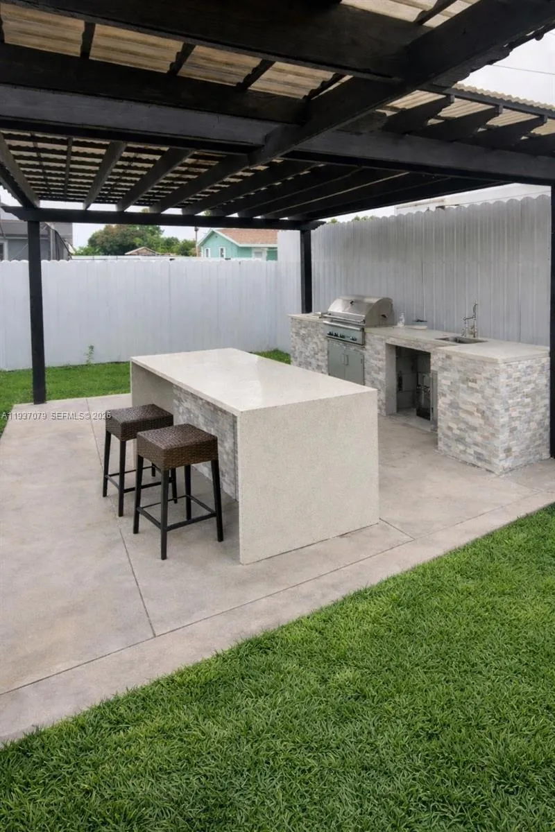 Outdoor kitchen