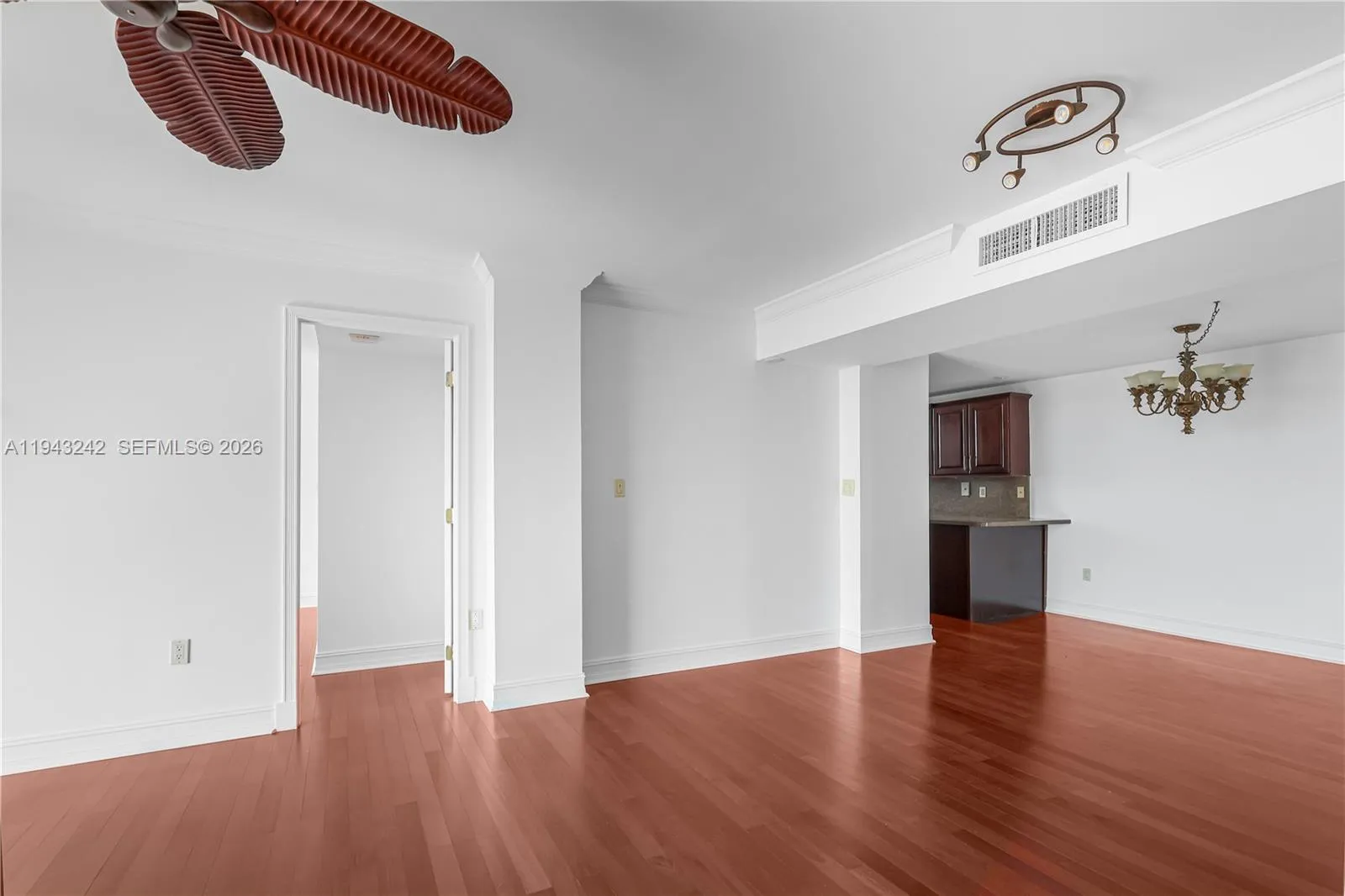 2841 Ne 163rd St 1002, North Miami Beach, Florida, North Miami Beach, Florida 33160, 2 Bedrooms Bedrooms, ,2 BathroomsBathrooms,Residential,For Sale,2841 Ne 163rd St 1002, North Miami Beach, Florida ,A11943242