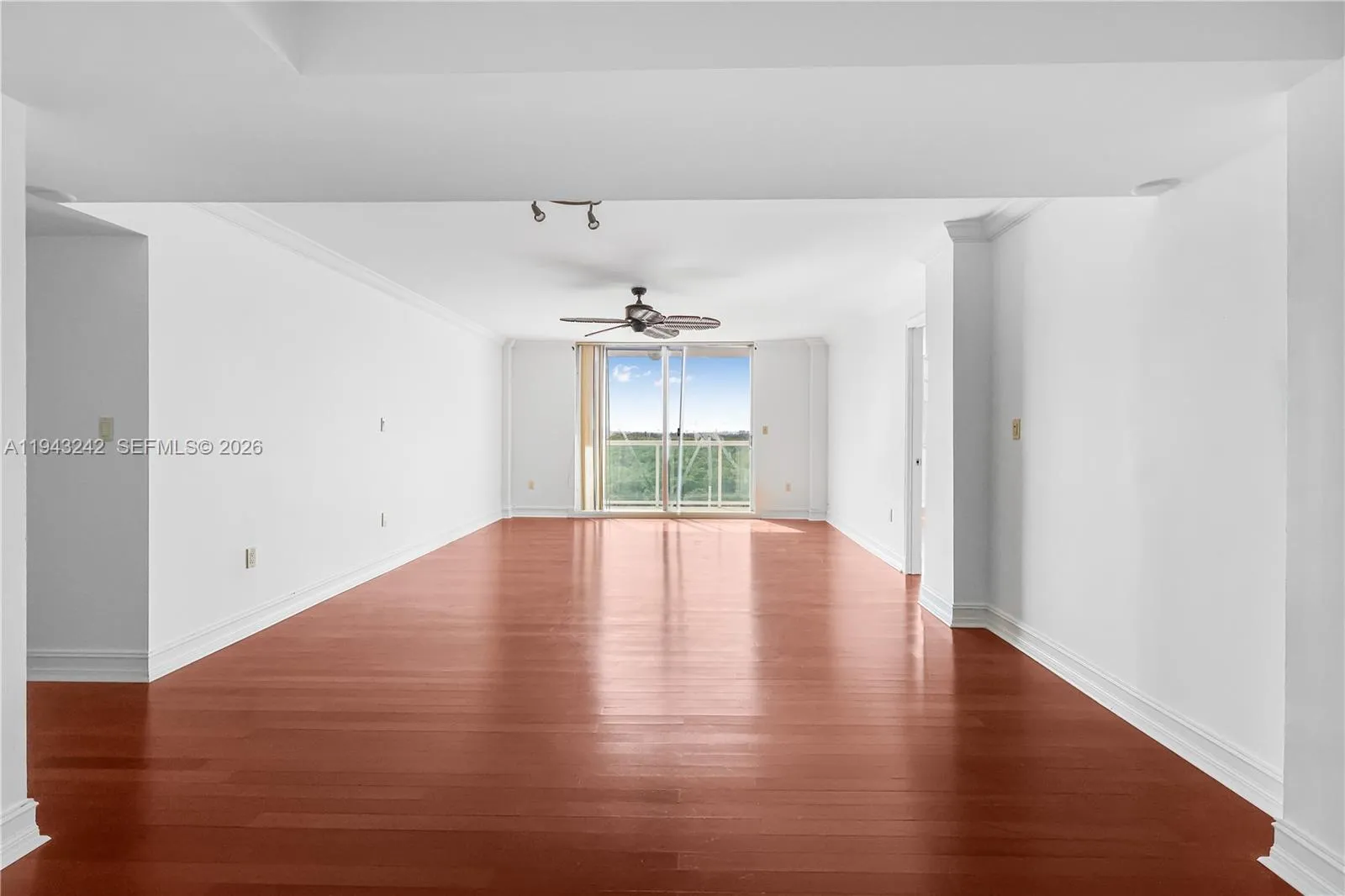 2841 Ne 163rd St 1002, North Miami Beach, Florida, North Miami Beach, Florida 33160, 2 Bedrooms Bedrooms, ,2 BathroomsBathrooms,Residential,For Sale,2841 Ne 163rd St 1002, North Miami Beach, Florida ,A11943242