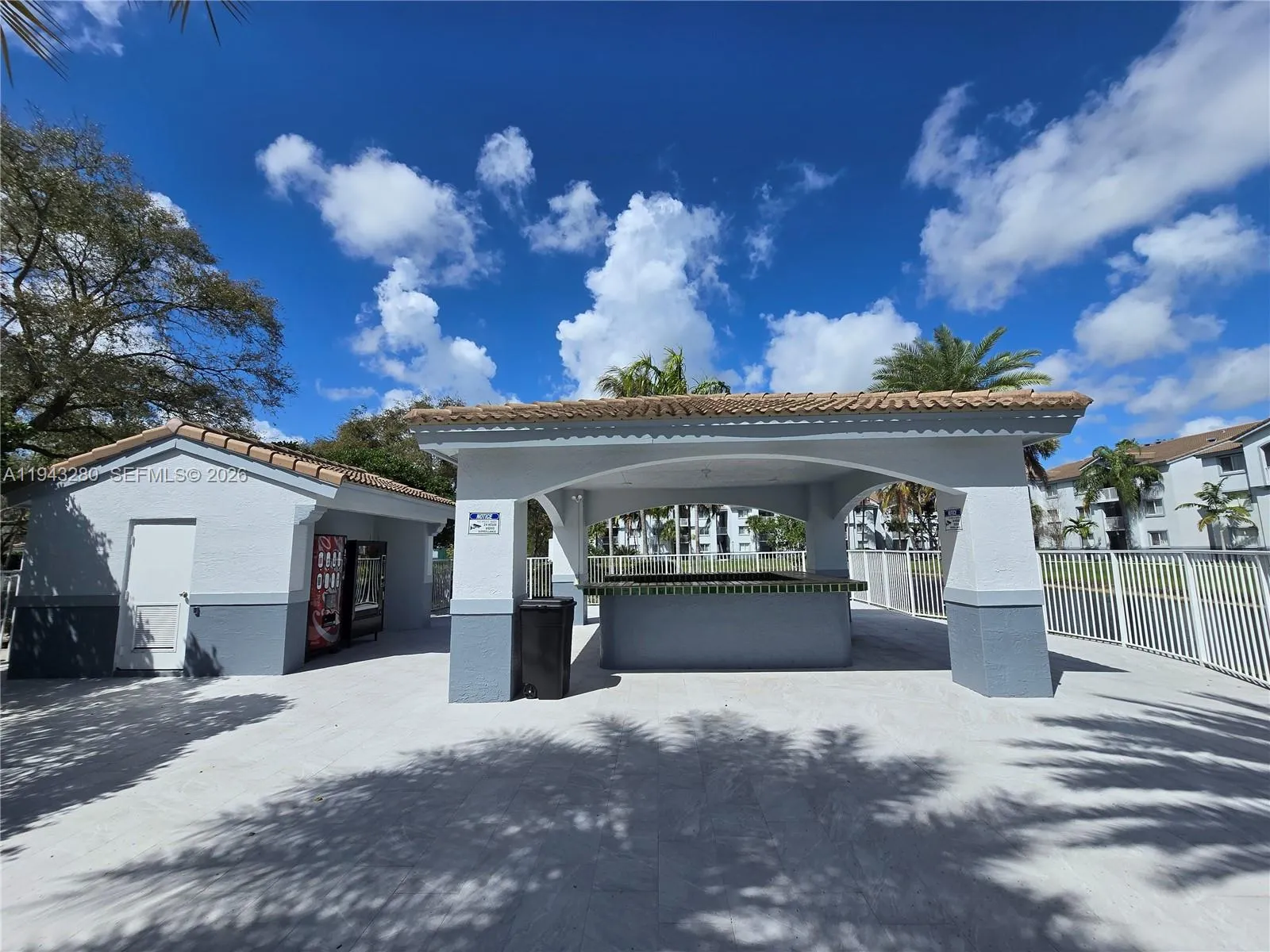 2620 S University Dr 109, Davie, Florida 33328, Davie, Florida 33328, 3 Bedrooms Bedrooms, ,2 BathroomsBathrooms,Residential,For Sale,2620 S University Dr 109, Davie, Florida 33328,A11943280