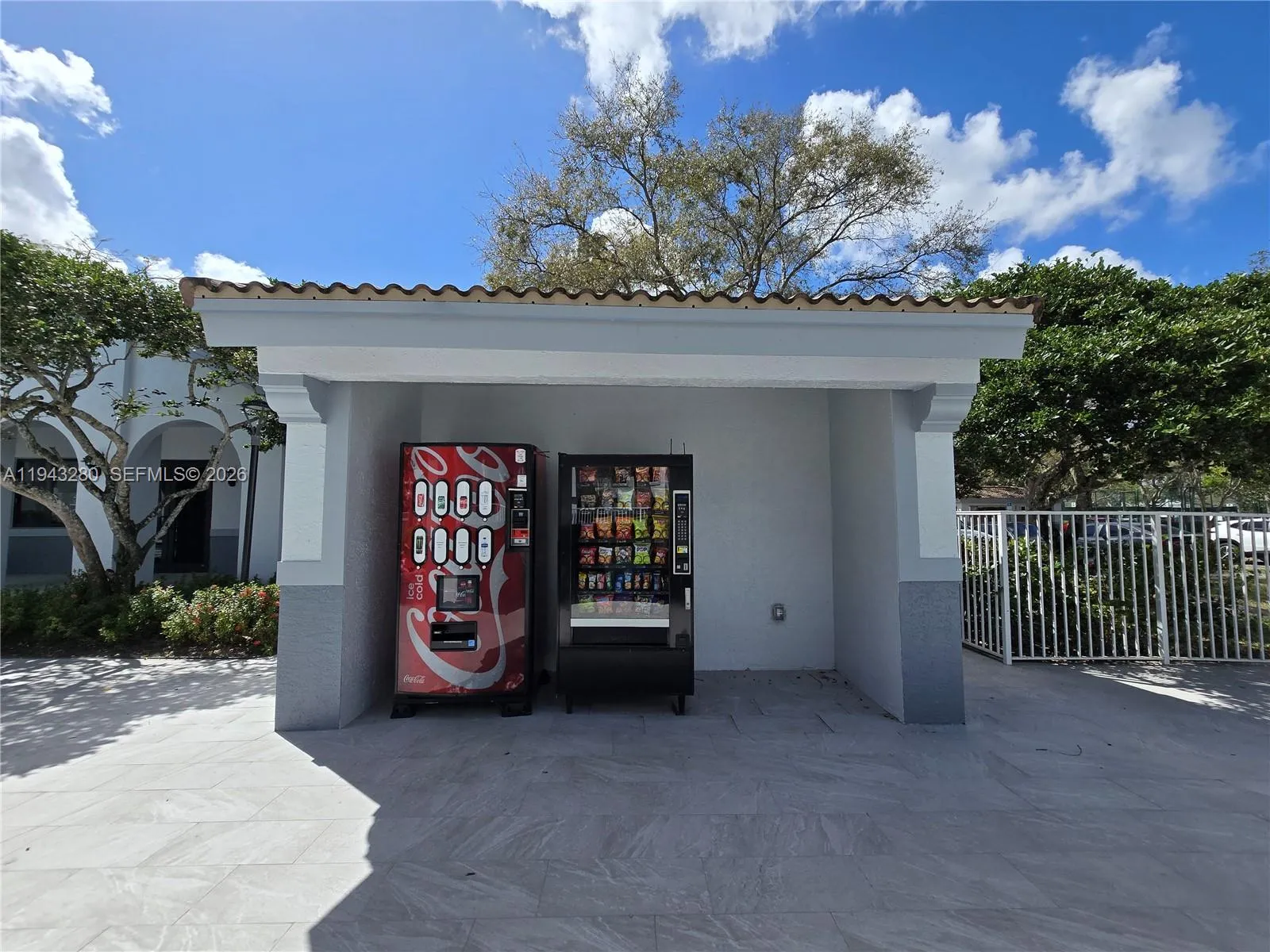 2620 S University Dr 109, Davie, Florida 33328, Davie, Florida 33328, 3 Bedrooms Bedrooms, ,2 BathroomsBathrooms,Residential,For Sale,2620 S University Dr 109, Davie, Florida 33328,A11943280