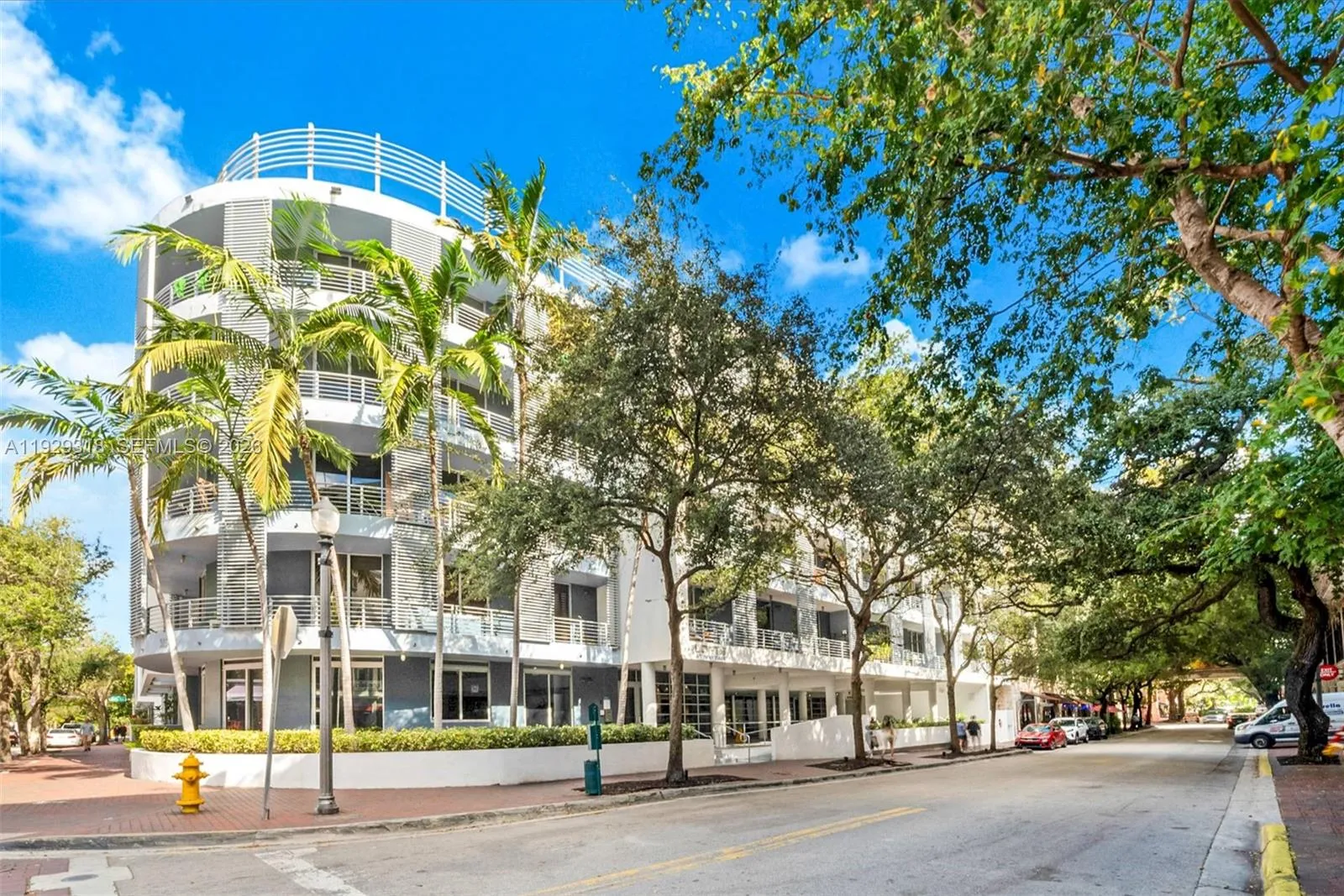 3339 Virginia St 305, Miami, Florida 33133, Miami, Florida 33133, 1 Bedroom Bedrooms, ,1 BathroomBathrooms,Residential Lease,For Rent,3339 Virginia St 305, Miami, Florida 33133,A11929318