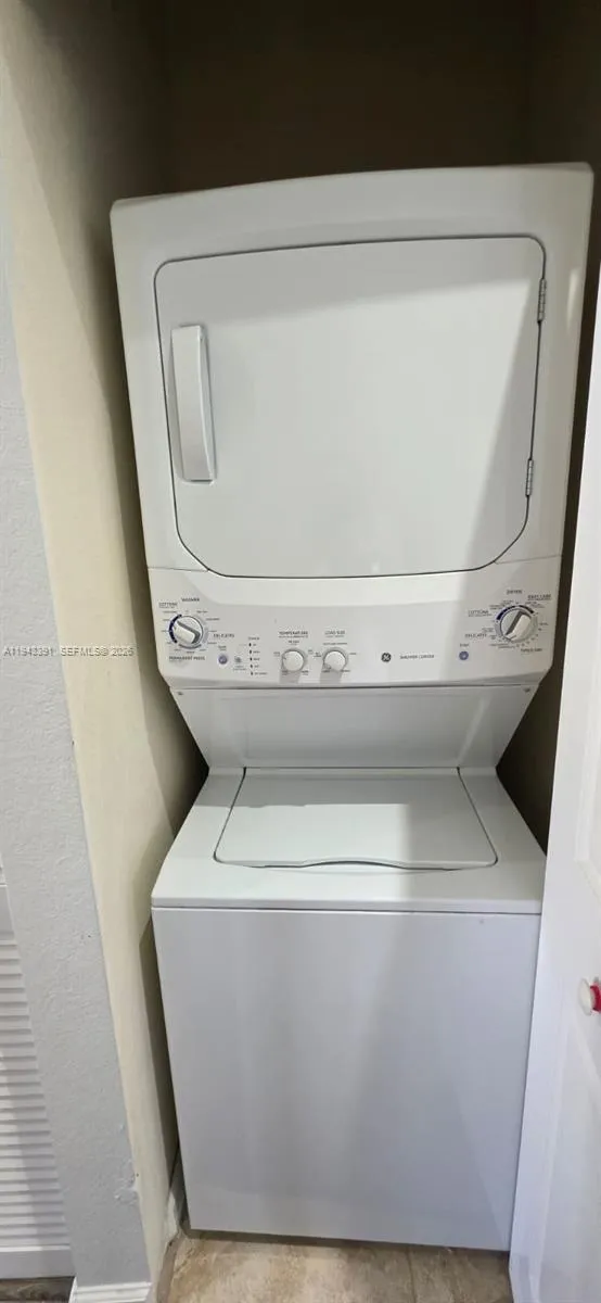 3203 Se 7th St, Homestead, Florida 33033, Homestead, Florida 33033, 2 Bedrooms Bedrooms, ,2 BathroomsBathrooms,Residential,For Sale,3203 Se 7th St, Homestead, Florida 33033,A11943391