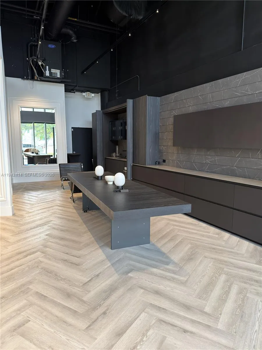 3900 Biscayne Blvd R13, Florida 33137, Florida 33137, ,Commercial Lease,For Rent,3900 Biscayne Blvd R13, , Florida 33137,A11942414