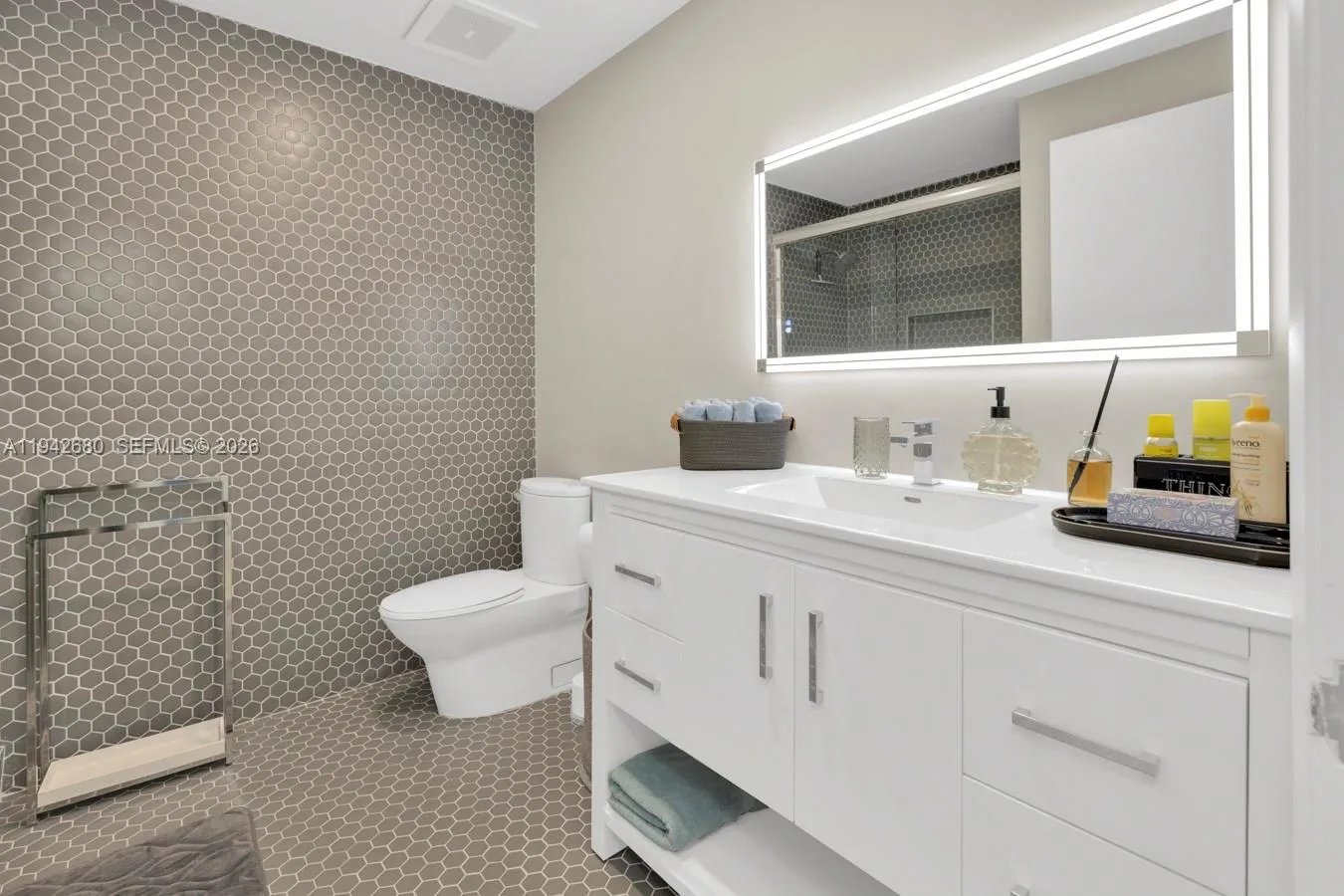 3029 Ne 188 St 711, Aventura, Florida 33180, Aventura, Florida 33180, 2 Bedrooms Bedrooms, ,2 BathroomsBathrooms,Residential,For Sale,3029 Ne 188 St 711, Aventura, Florida 33180,A11942680