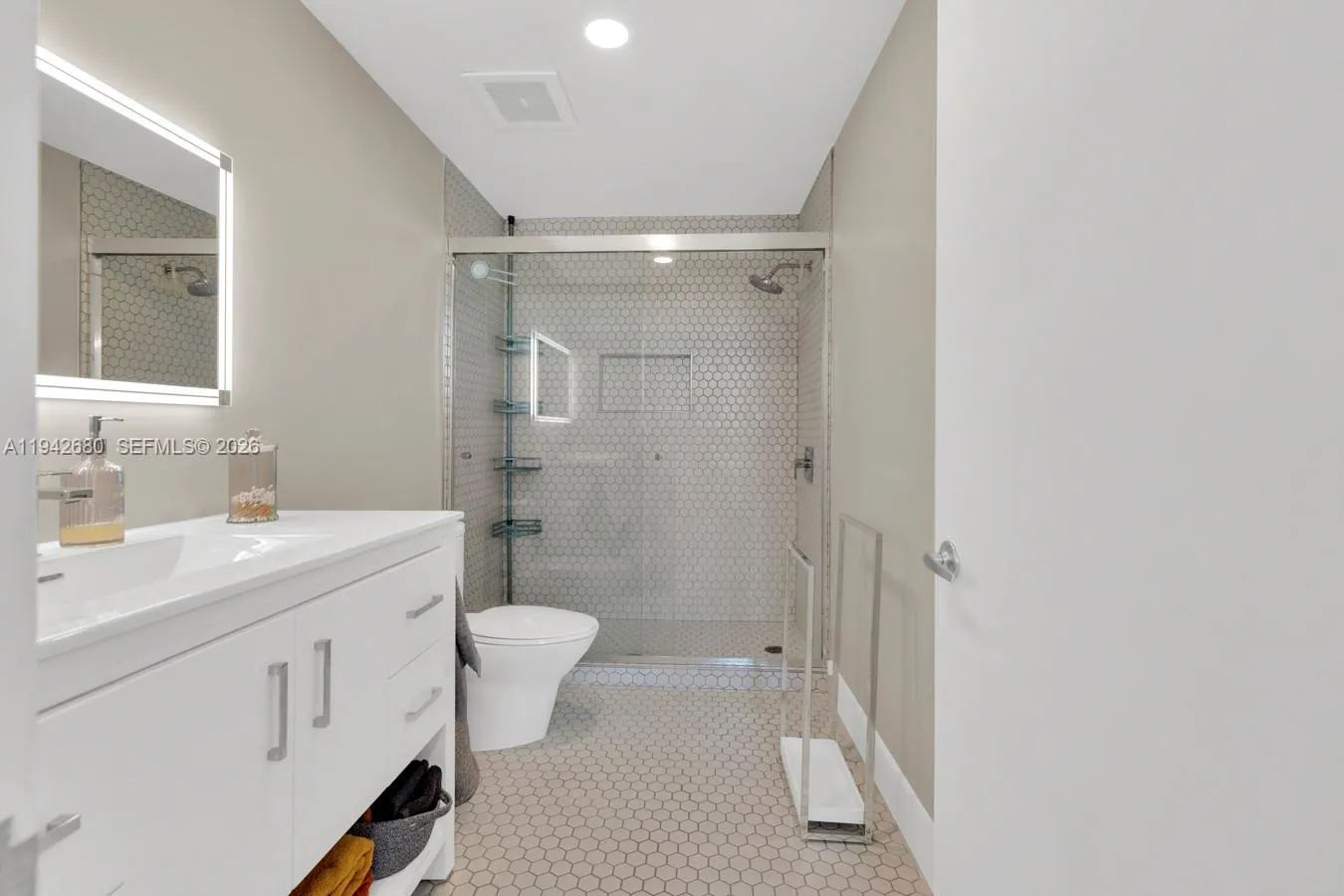 3029 Ne 188 St 711, Aventura, Florida 33180, Aventura, Florida 33180, 2 Bedrooms Bedrooms, ,2 BathroomsBathrooms,Residential,For Sale,3029 Ne 188 St 711, Aventura, Florida 33180,A11942680