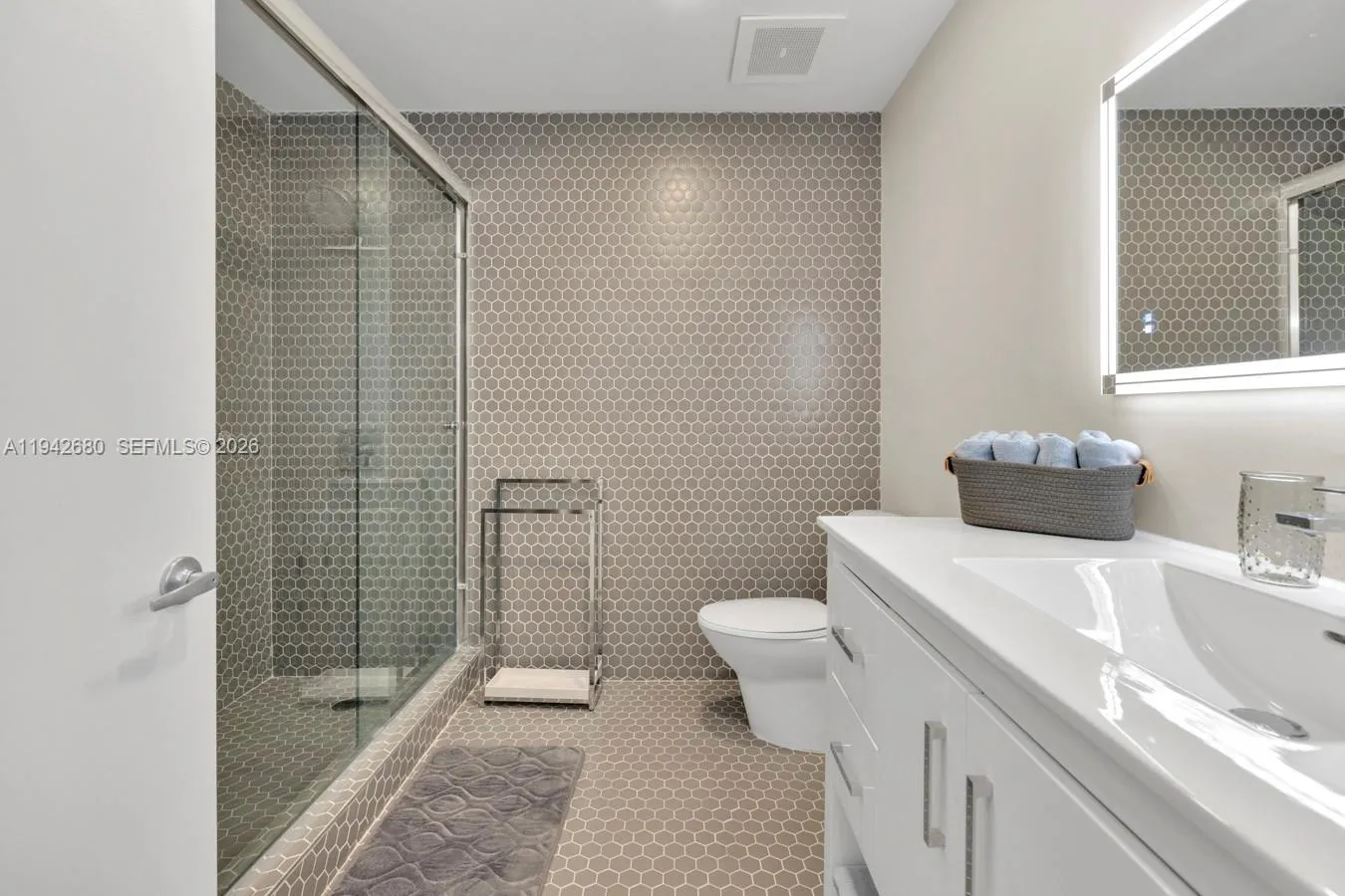 3029 Ne 188 St 711, Aventura, Florida 33180, Aventura, Florida 33180, 2 Bedrooms Bedrooms, ,2 BathroomsBathrooms,Residential,For Sale,3029 Ne 188 St 711, Aventura, Florida 33180,A11942680