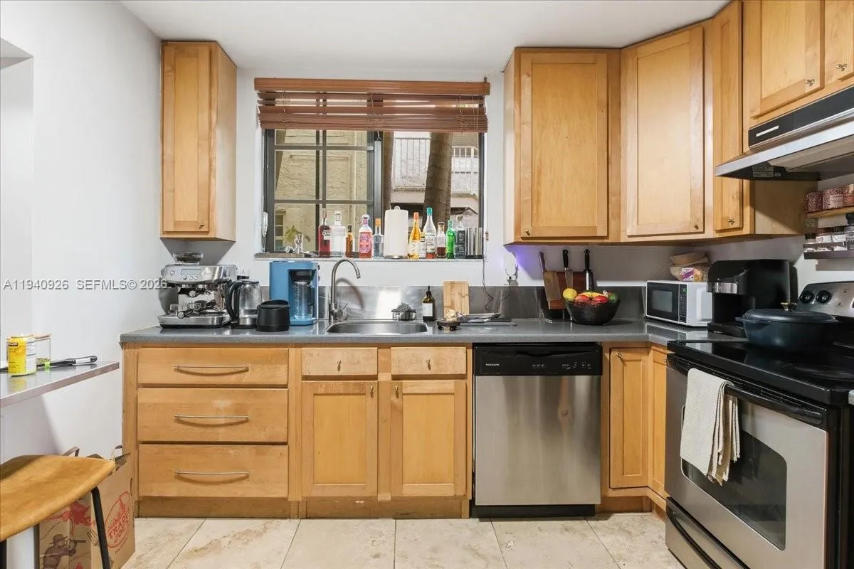 632 15th St, Miami Beach, Florida 33139, Miami Beach, Florida 33139, ,Residential Income,For Sale,632 15th St, Miami Beach, Florida 33139,A11940926