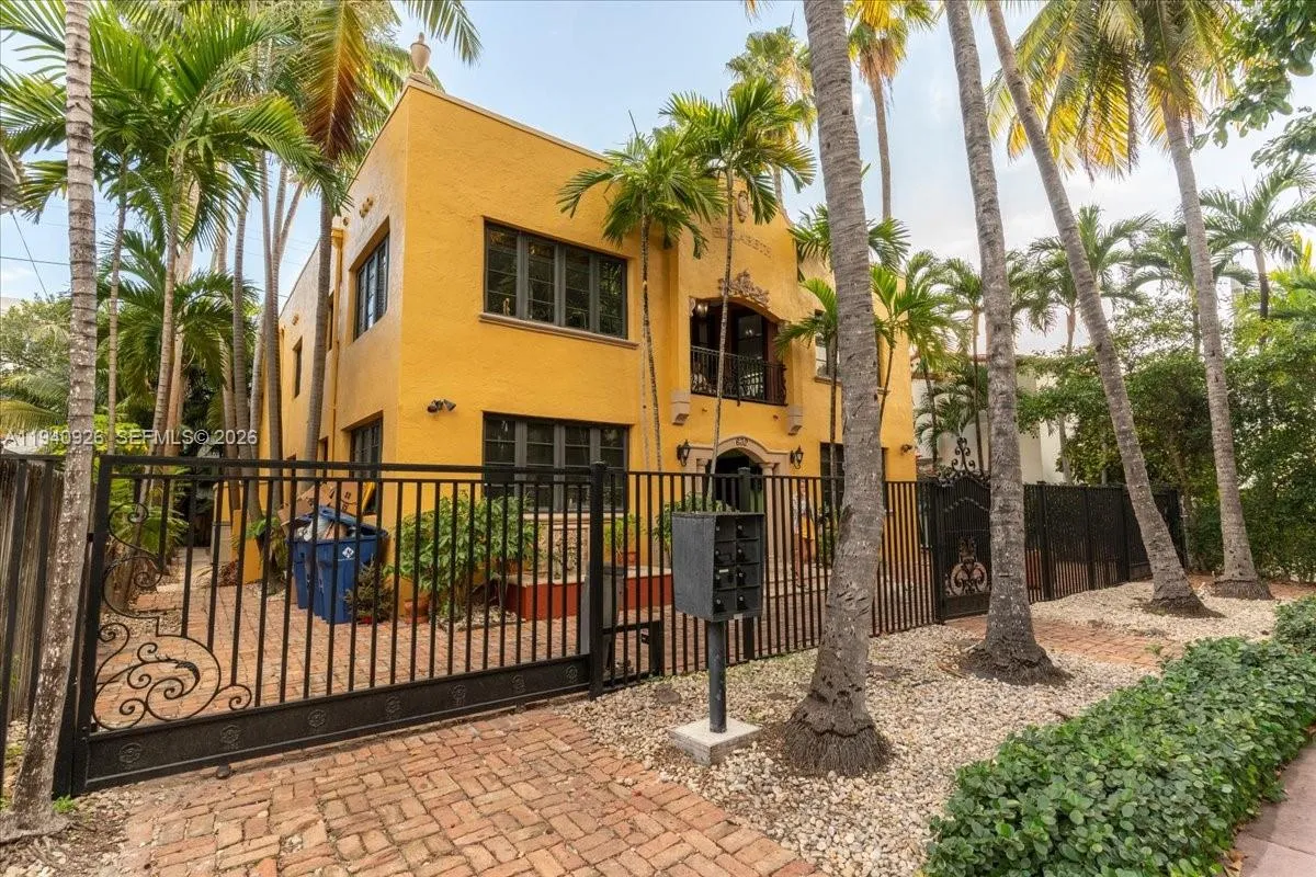 632 15th St, Miami Beach, Florida 33139, Miami Beach, Florida 33139, ,Residential Income,For Sale,632 15th St, Miami Beach, Florida 33139,A11940926