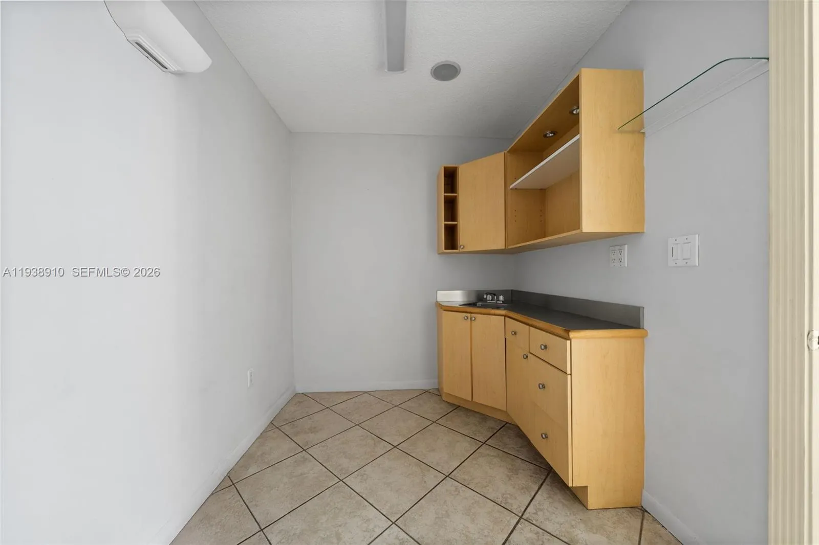 Coral Gables, Florida 33146, ,Commercial Lease,For Rent,A11938910