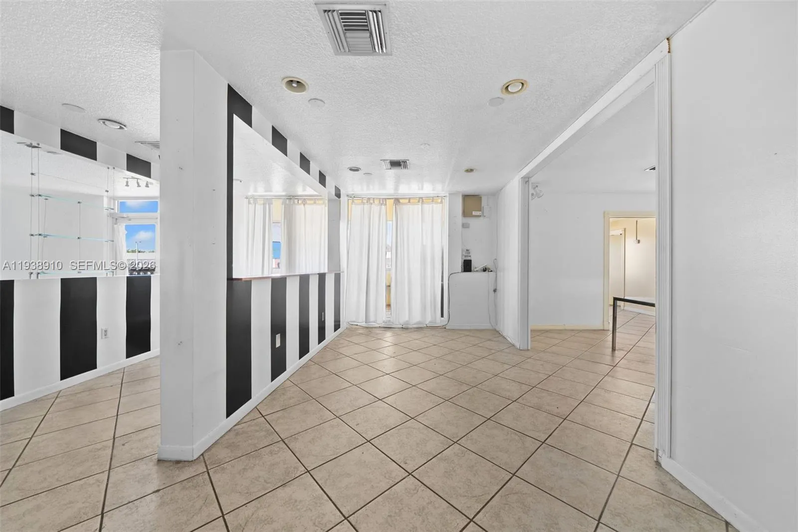 Coral Gables, Florida 33146, ,Commercial Lease,For Rent,A11938910