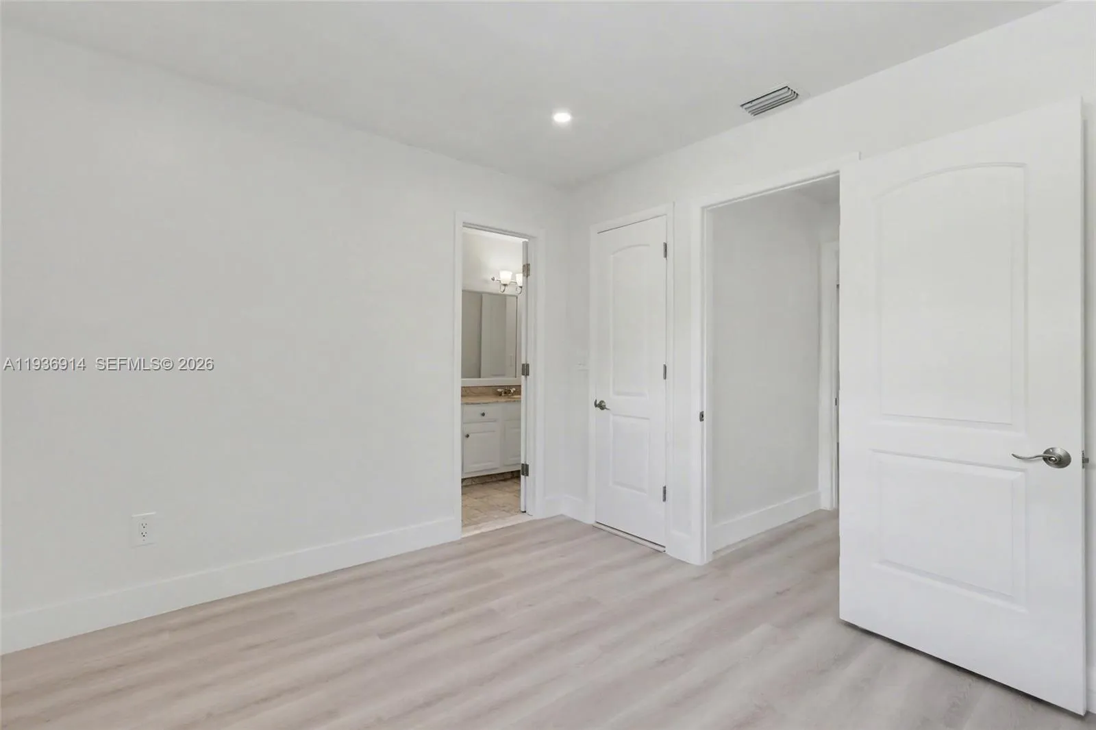 523 Ne 38th St 6, Miami, Florida 33137, Miami, Florida 33137, 2 Bedrooms Bedrooms, ,1 BathroomBathrooms,Residential,For Sale,523 Ne 38th St 6, Miami, Florida 33137,A11936914