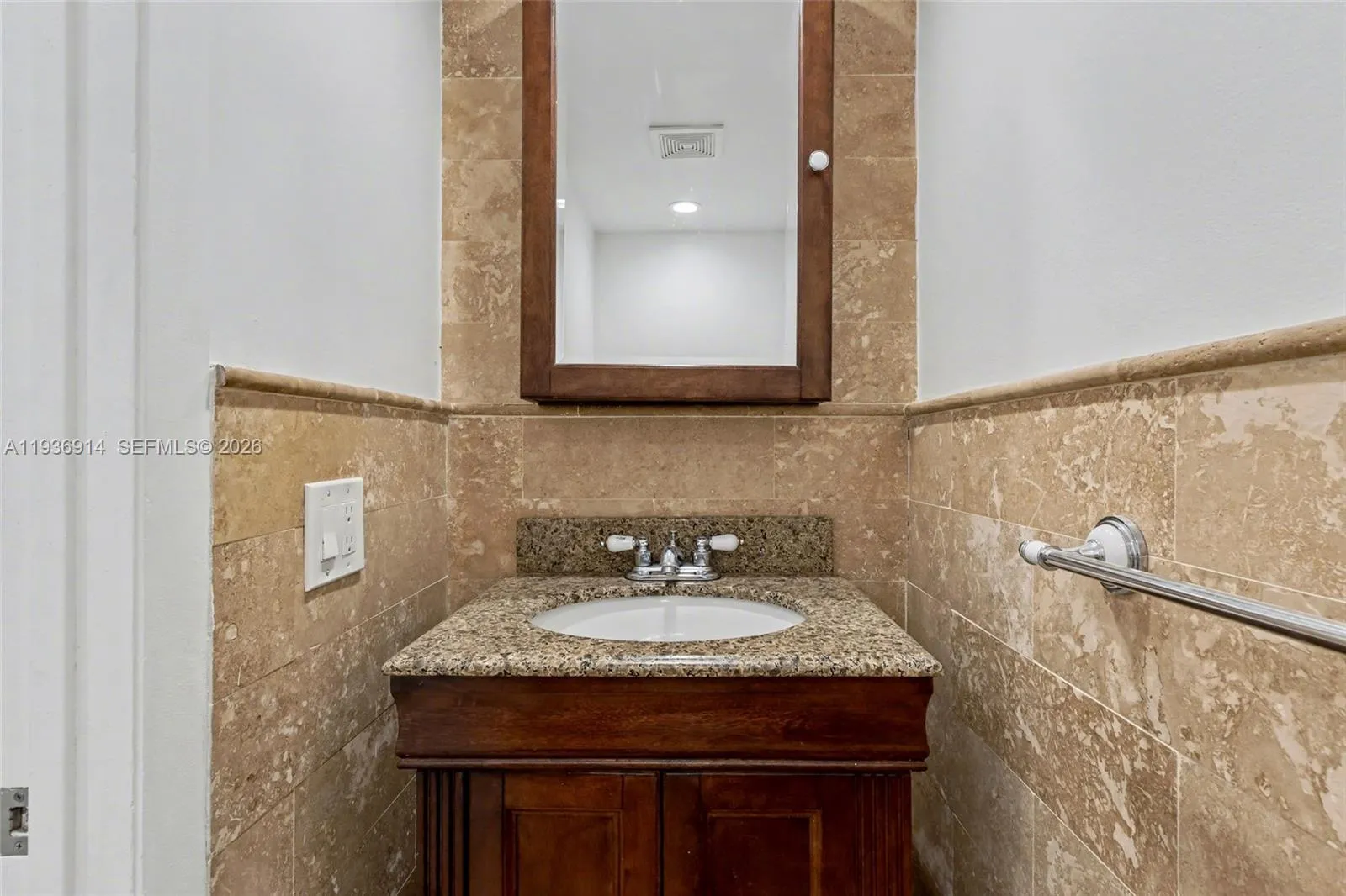 523 Ne 38th St 6, Miami, Florida 33137, Miami, Florida 33137, 2 Bedrooms Bedrooms, ,1 BathroomBathrooms,Residential,For Sale,523 Ne 38th St 6, Miami, Florida 33137,A11936914