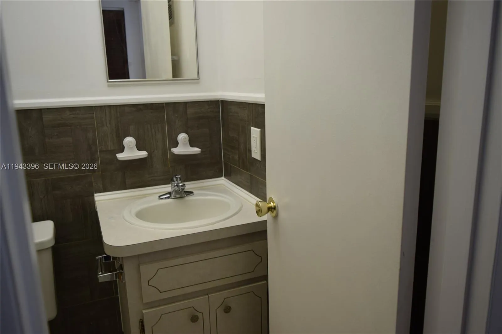 2901 Nw 47th Ter 248b, Lauderdale Lakes, Florida 3, Lauderdale Lakes, Florida 33313, 1 Bedroom Bedrooms, ,1 BathroomBathrooms,Residential,For Sale,2901 Nw 47th Ter 248b, Lauderdale Lakes, Florida 3,A11943396