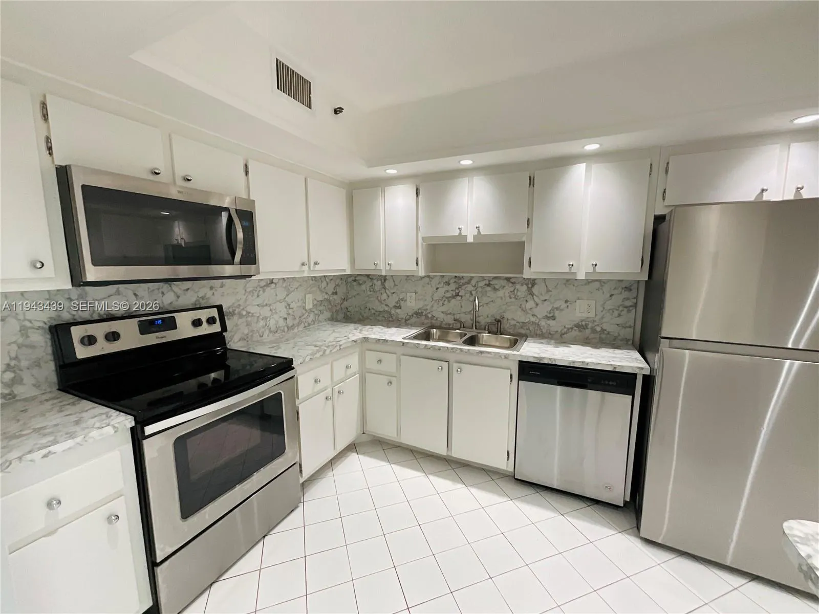 919 Hillcrest Dr 304, Hollywood, Florida 33021, Hollywood, Florida 33021, 2 Bedrooms Bedrooms, ,2 BathroomsBathrooms,Residential,For Sale,919 Hillcrest Dr 304, Hollywood, Florida 33021,A11943439