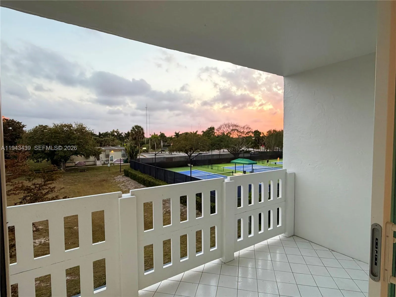 919 Hillcrest Dr 304, Hollywood, Florida 33021, Hollywood, Florida 33021, 2 Bedrooms Bedrooms, ,2 BathroomsBathrooms,Residential,For Sale,919 Hillcrest Dr 304, Hollywood, Florida 33021,A11943439