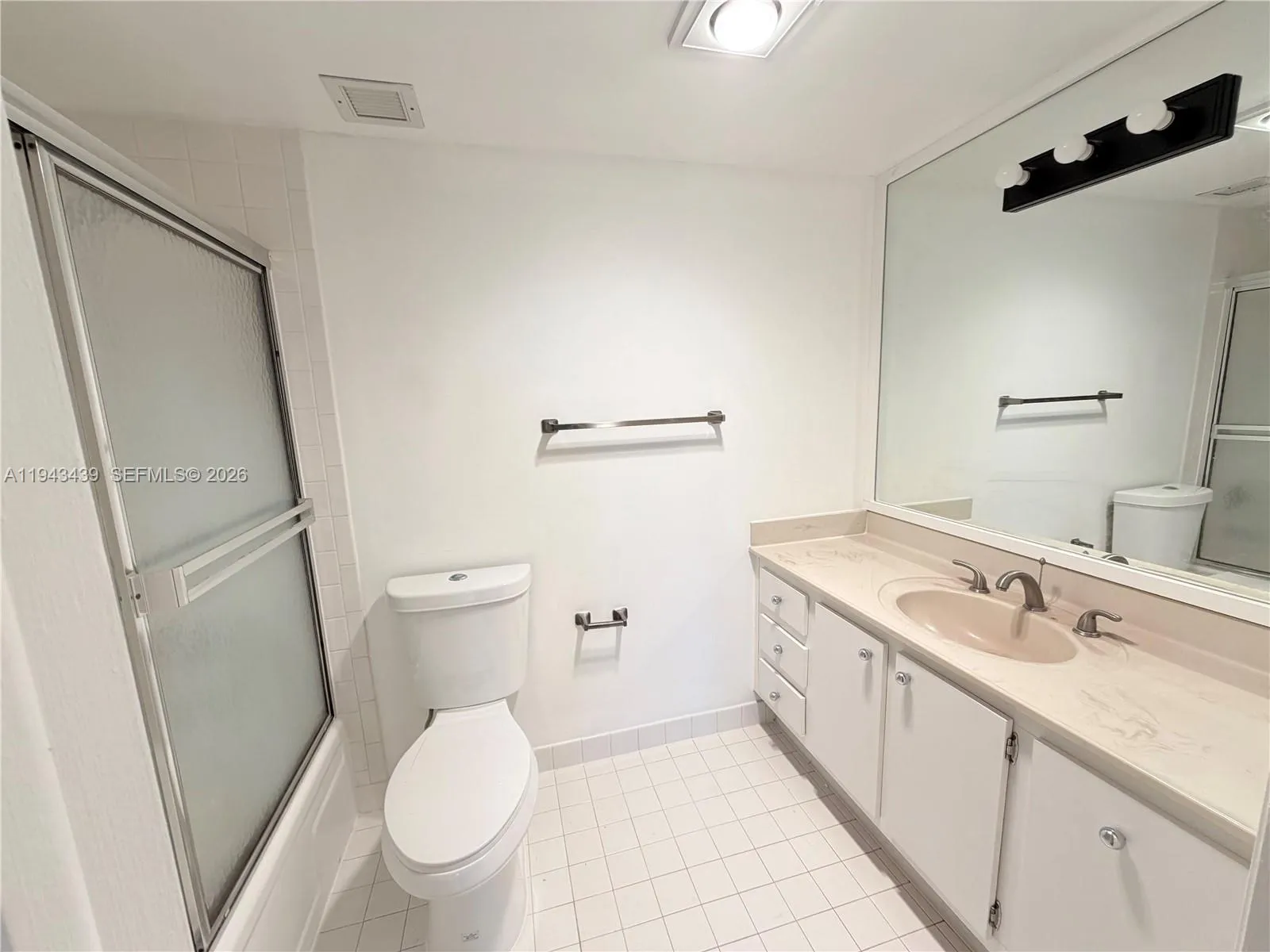 919 Hillcrest Dr 304, Hollywood, Florida 33021, Hollywood, Florida 33021, 2 Bedrooms Bedrooms, ,2 BathroomsBathrooms,Residential,For Sale,919 Hillcrest Dr 304, Hollywood, Florida 33021,A11943439