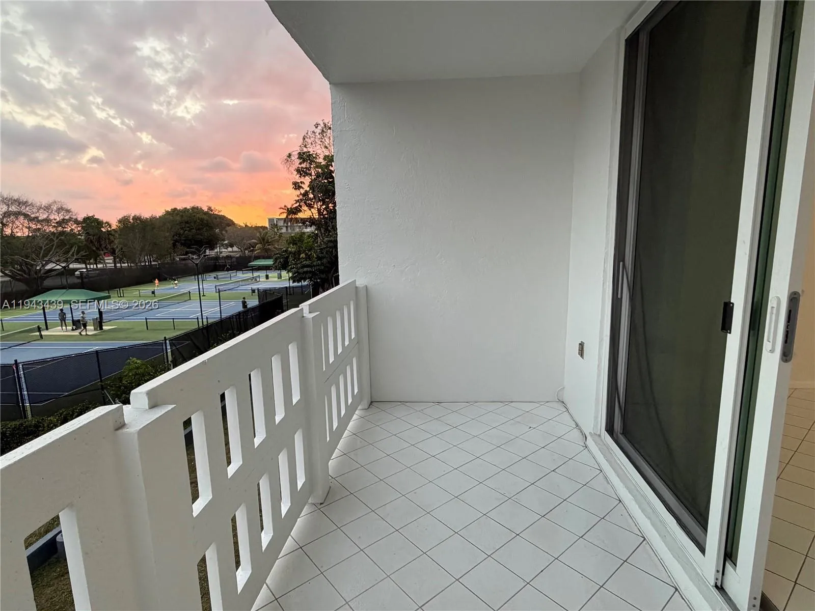 919 Hillcrest Dr 304, Hollywood, Florida 33021, Hollywood, Florida 33021, 2 Bedrooms Bedrooms, ,2 BathroomsBathrooms,Residential,For Sale,919 Hillcrest Dr 304, Hollywood, Florida 33021,A11943439