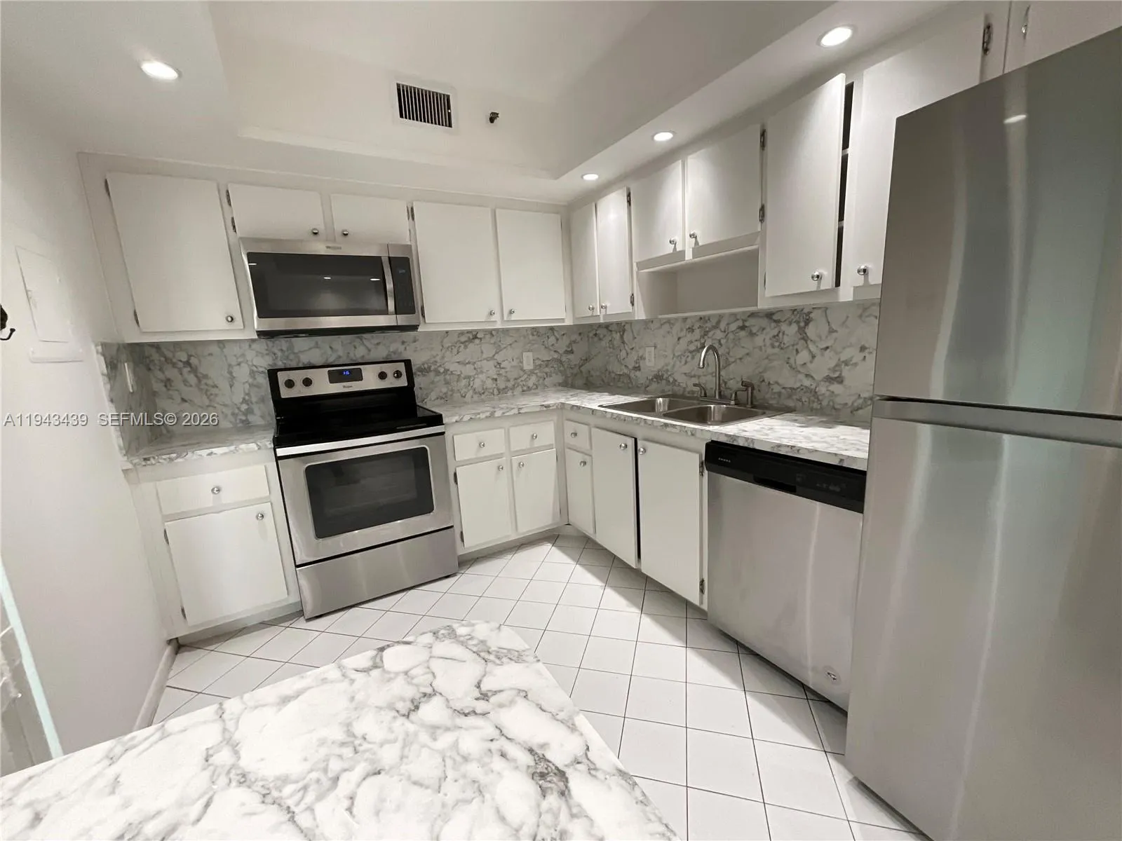 919 Hillcrest Dr 304, Hollywood, Florida 33021, Hollywood, Florida 33021, 2 Bedrooms Bedrooms, ,2 BathroomsBathrooms,Residential,For Sale,919 Hillcrest Dr 304, Hollywood, Florida 33021,A11943439