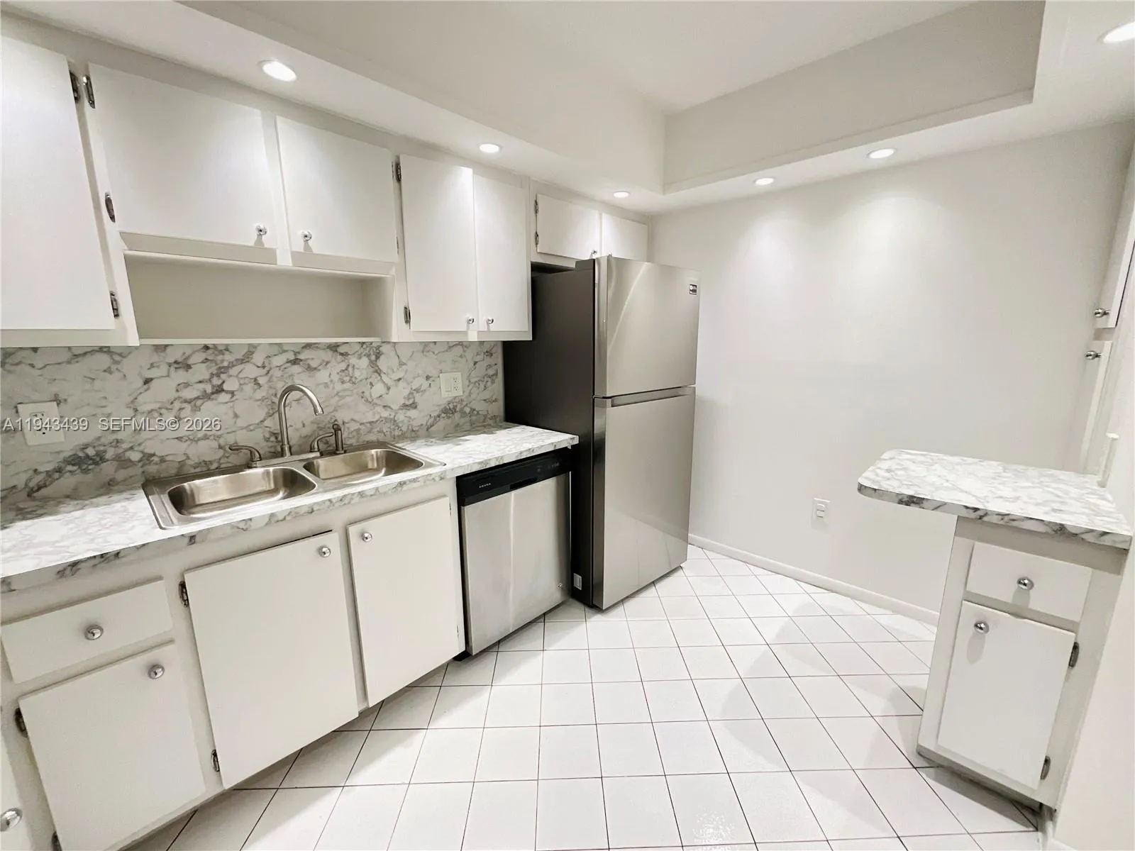 919 Hillcrest Dr 304, Hollywood, Florida 33021, Hollywood, Florida 33021, 2 Bedrooms Bedrooms, ,2 BathroomsBathrooms,Residential,For Sale,919 Hillcrest Dr 304, Hollywood, Florida 33021,A11943439