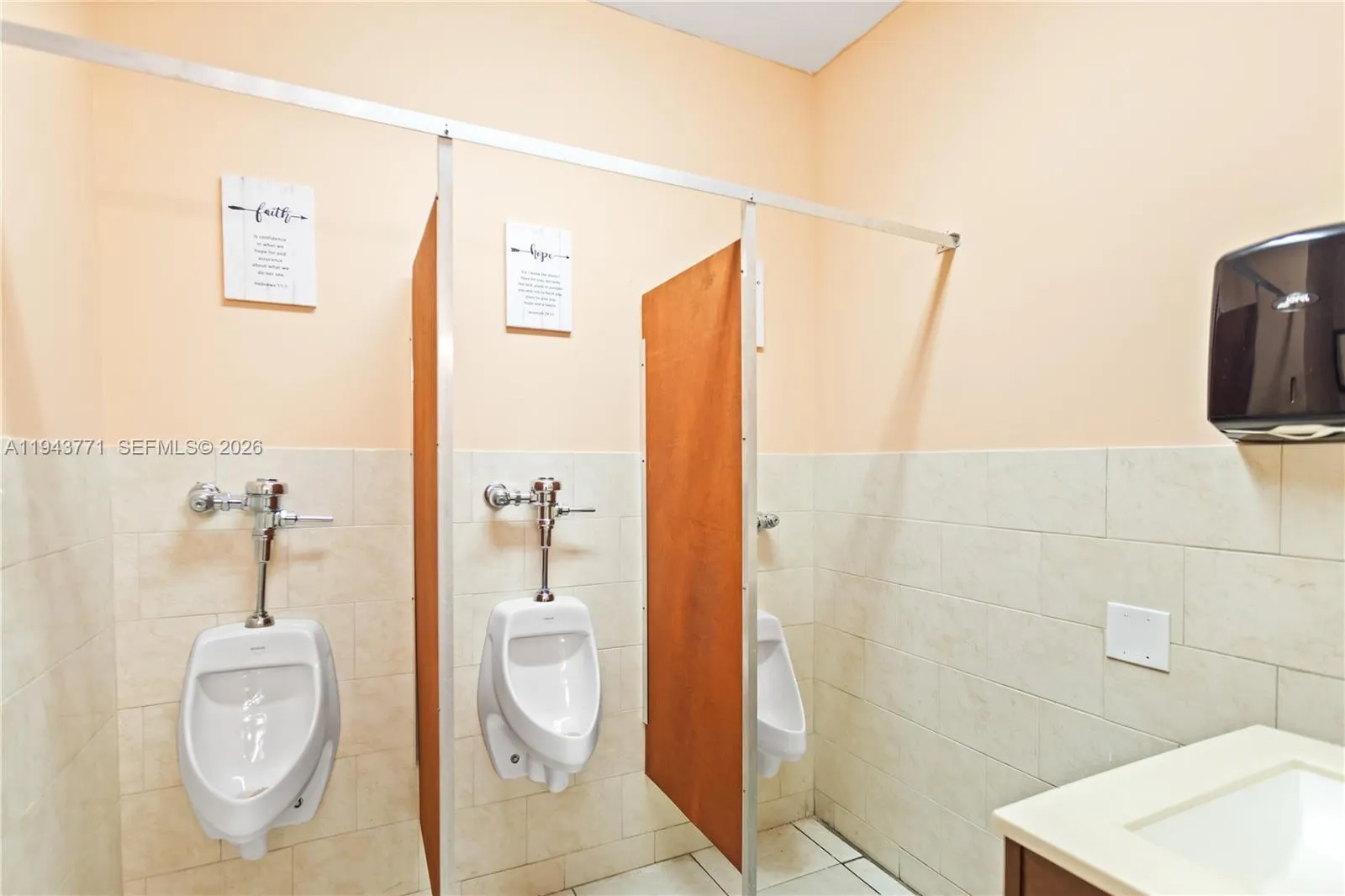 2025 N Dixie Hwy, Pompano Beach, Florida 33060, Pompano Beach, Florida 33060, ,Commercial Sale,For Sale,2025 N Dixie Hwy, Pompano Beach, Florida 33060,A11943771