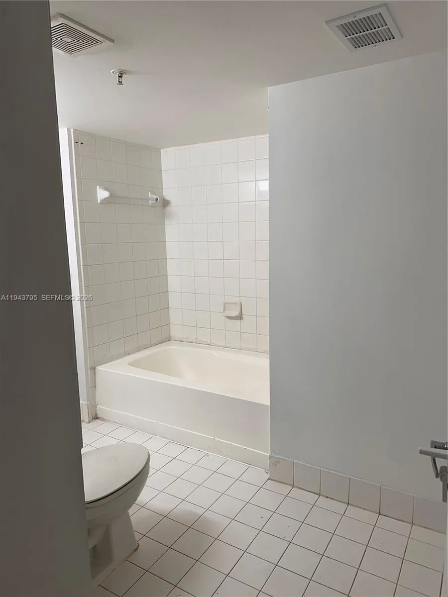 9640 Nw 2nd St 5-306, Pembroke Pines, Florida 3302, Pembroke Pines, Florida 33024, 2 Bedrooms Bedrooms, ,2 BathroomsBathrooms,Residential Lease,For Rent,9640 Nw 2nd St 5-306, Pembroke Pines, Florida 3302,A11943795