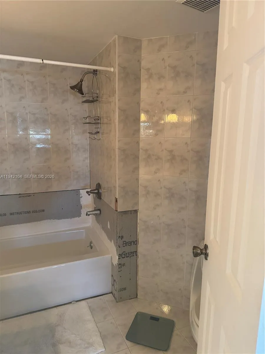 9421 Fontainebleau Blvd 204-35, Miami, Florida 331, Miami, Florida 33172, 2 Bedrooms Bedrooms, ,2 BathroomsBathrooms,Residential,For Sale,9421 Fontainebleau Blvd 204-35, Miami, Florida 331,A11942104