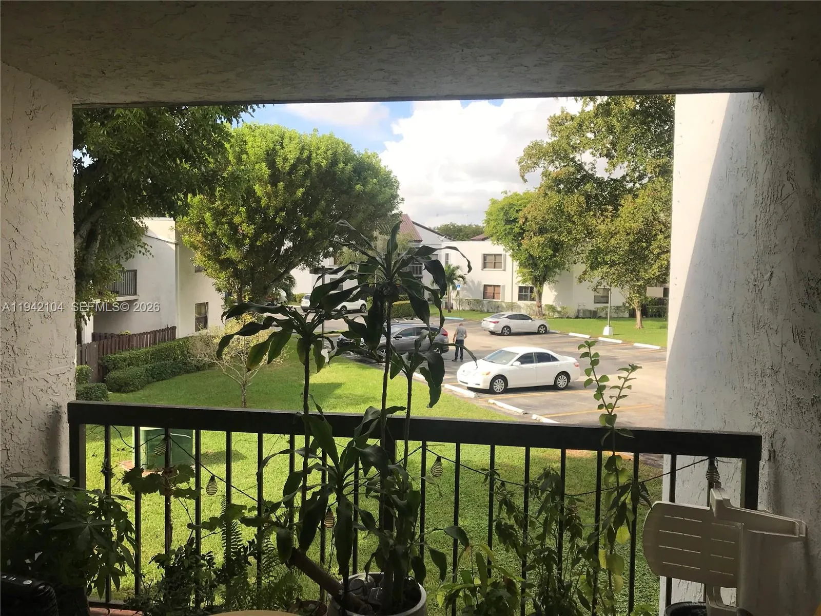 9421 Fontainebleau Blvd 204-35, Miami, Florida 331, Miami, Florida 33172, 2 Bedrooms Bedrooms, ,2 BathroomsBathrooms,Residential,For Sale,9421 Fontainebleau Blvd 204-35, Miami, Florida 331,A11942104