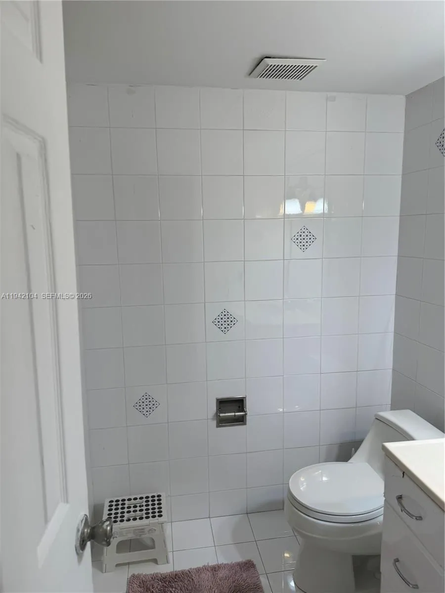 9421 Fontainebleau Blvd 204-35, Miami, Florida 331, Miami, Florida 33172, 2 Bedrooms Bedrooms, ,2 BathroomsBathrooms,Residential,For Sale,9421 Fontainebleau Blvd 204-35, Miami, Florida 331,A11942104