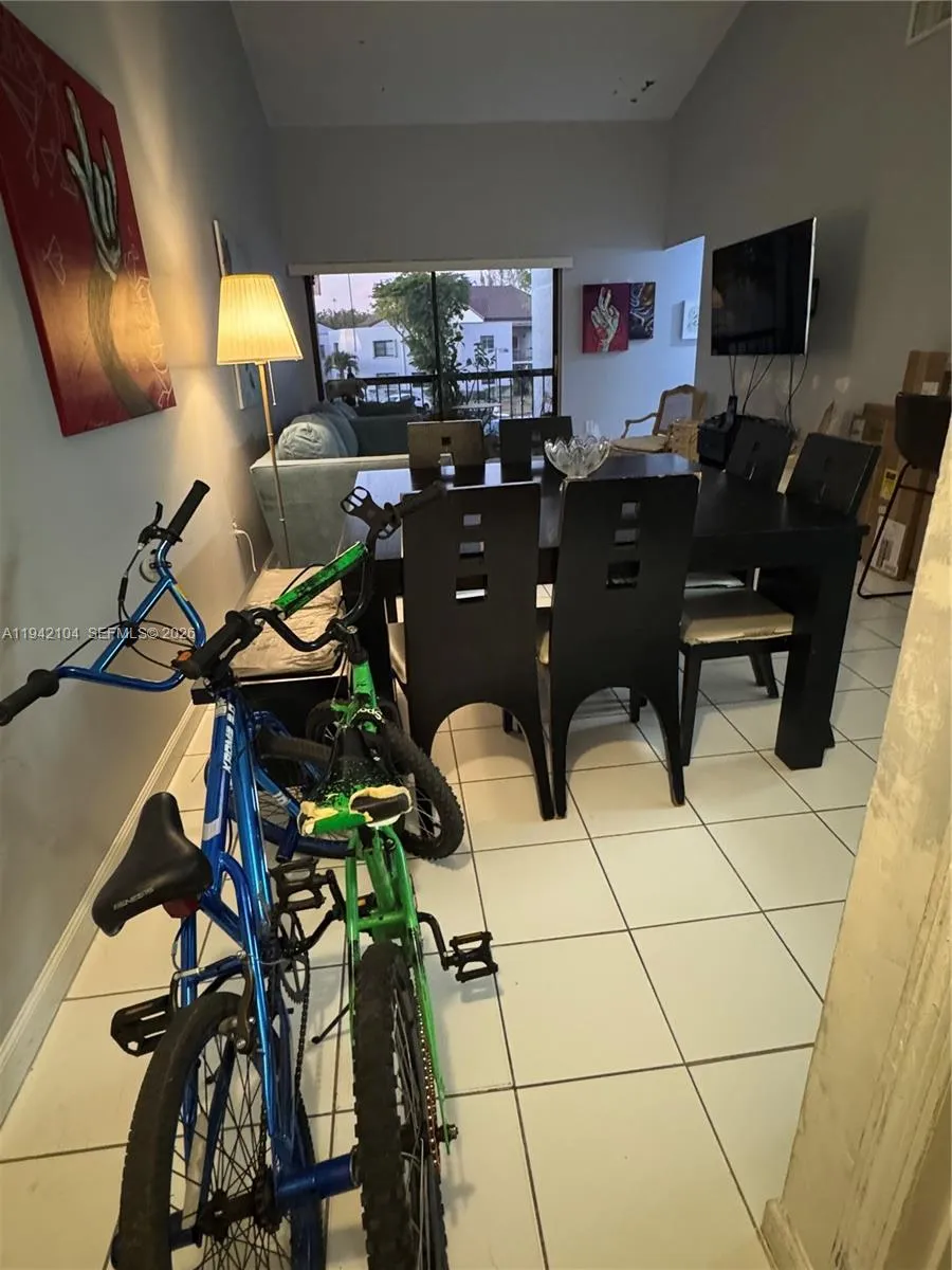 9421 Fontainebleau Blvd 204-35, Miami, Florida 331, Miami, Florida 33172, 2 Bedrooms Bedrooms, ,2 BathroomsBathrooms,Residential,For Sale,9421 Fontainebleau Blvd 204-35, Miami, Florida 331,A11942104