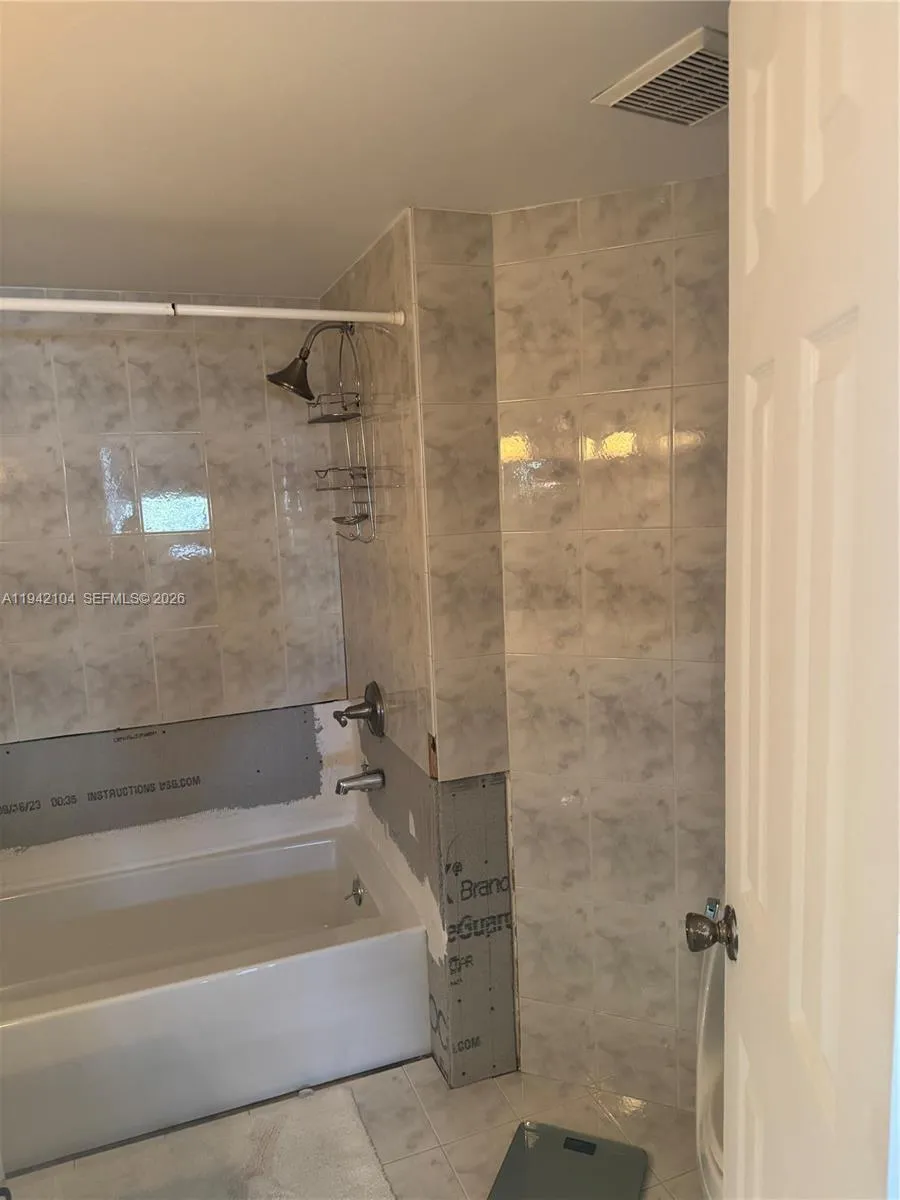 9421 Fontainebleau Blvd 204-35, Miami, Florida 331, Miami, Florida 33172, 2 Bedrooms Bedrooms, ,2 BathroomsBathrooms,Residential,For Sale,9421 Fontainebleau Blvd 204-35, Miami, Florida 331,A11942104